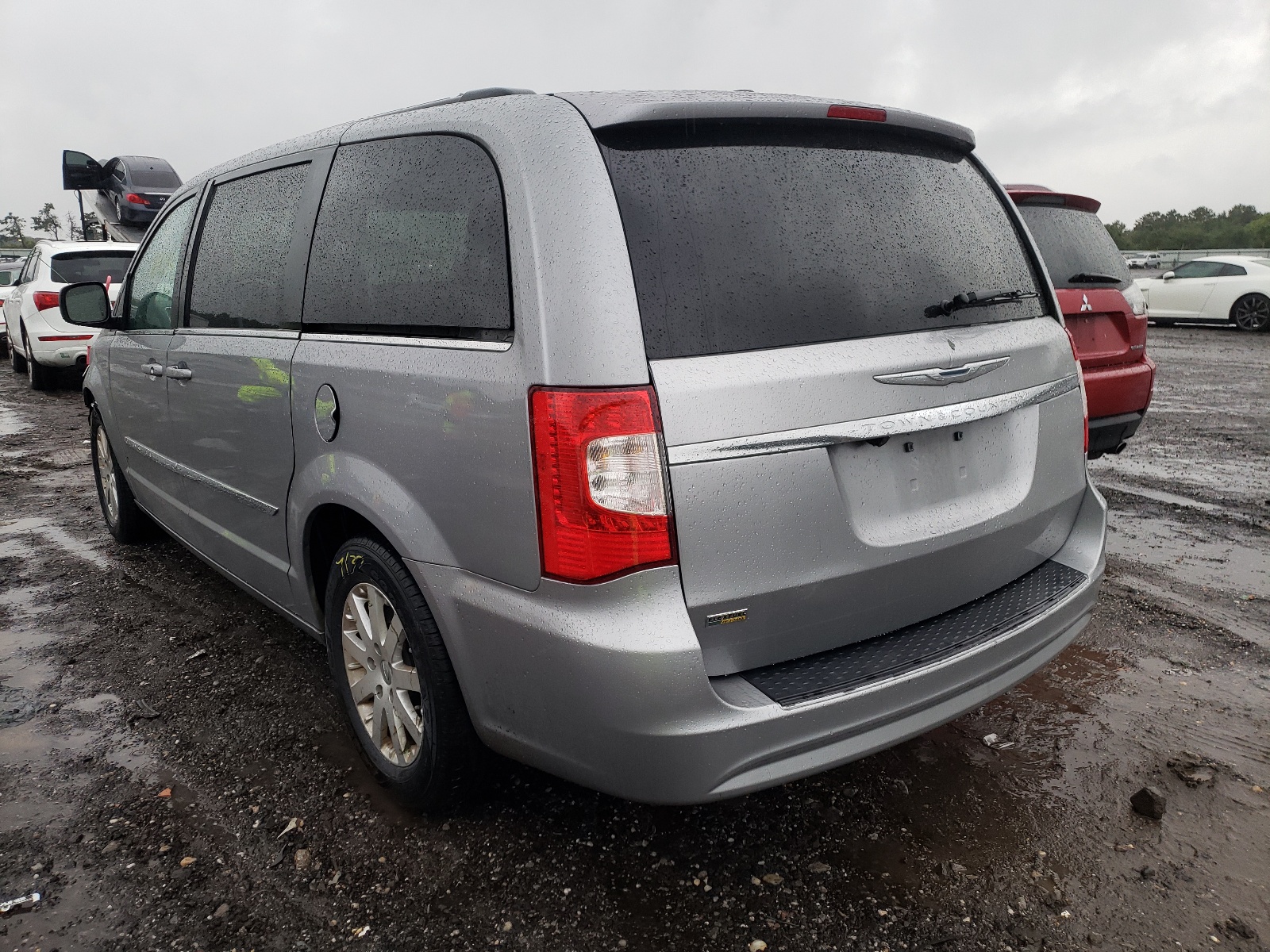 Photo 3 from auction – 2014 CHRYSLER TOWN & COU with VIN 2C4RC1BG1ER446413