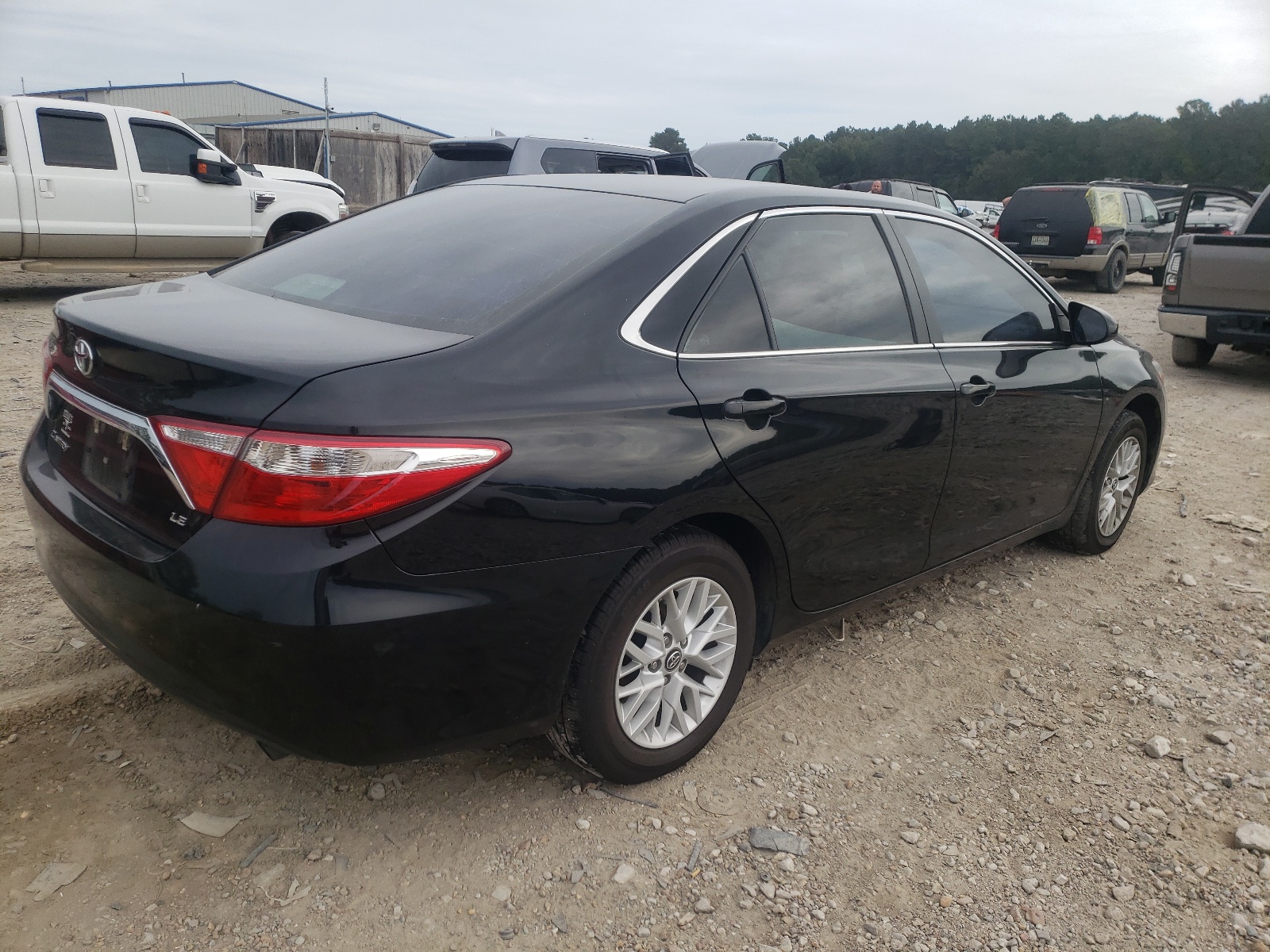 Photo 4 from auction – 2017 TOYOTA CAMRY LE with VIN 4T1BF1FK8HU663886