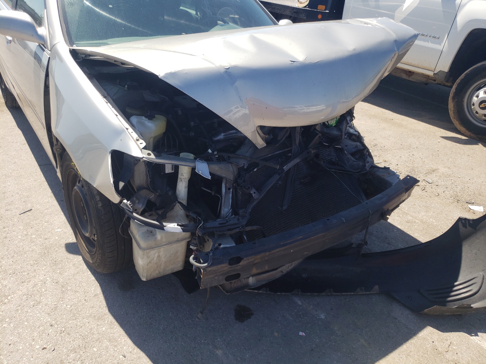 Photo 9 from auction – 2005 TOYOTA CAMRY LE with VIN 4T1BE30K75U026782