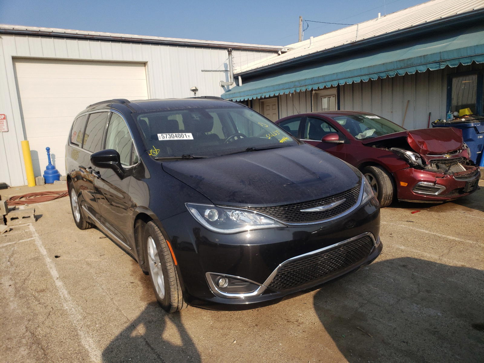 CHRYSLER PACIFICA T 2017 with VIN 2C4RC1BG0HR501339 - Photo from auction
