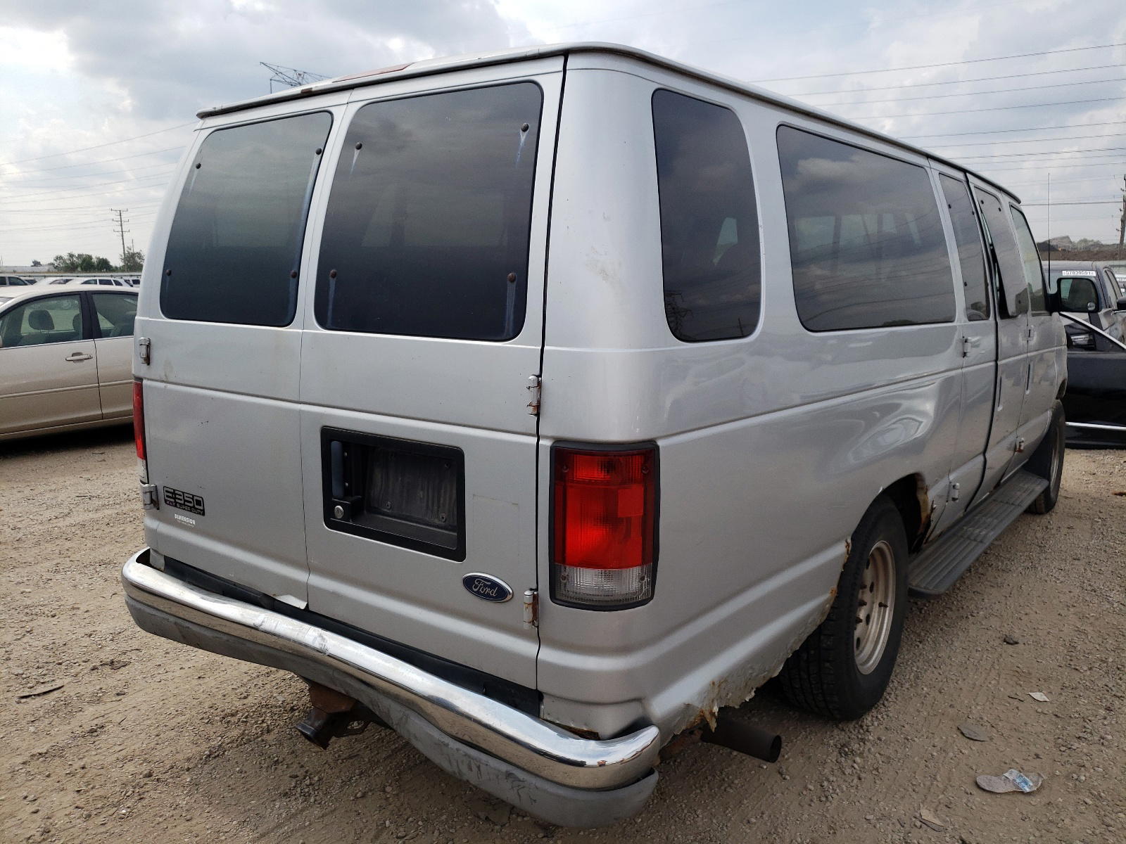 Photo 4 from auction – 2002 FORD ECONOLINE with VIN 1FBSS31L82HB38956