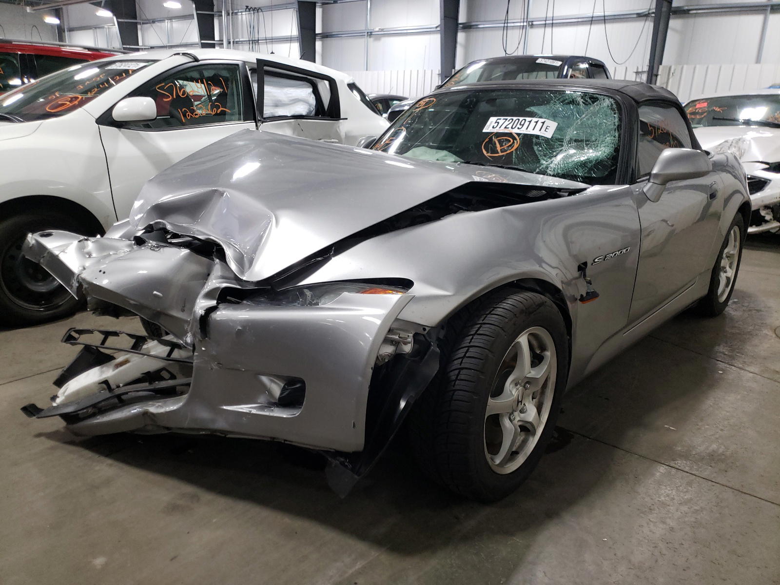 Photo 2 from auction – 2000 HONDA S2000 with VIN JHMAP114XYT001365