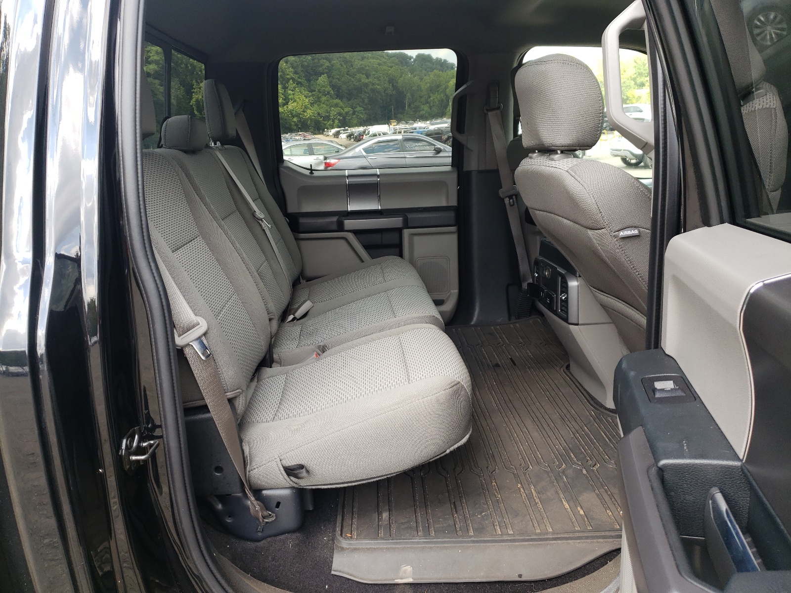 Photo 6 from auction – 2019 FORD F150 SUPER with VIN 1FTEW1E4XKFC38928