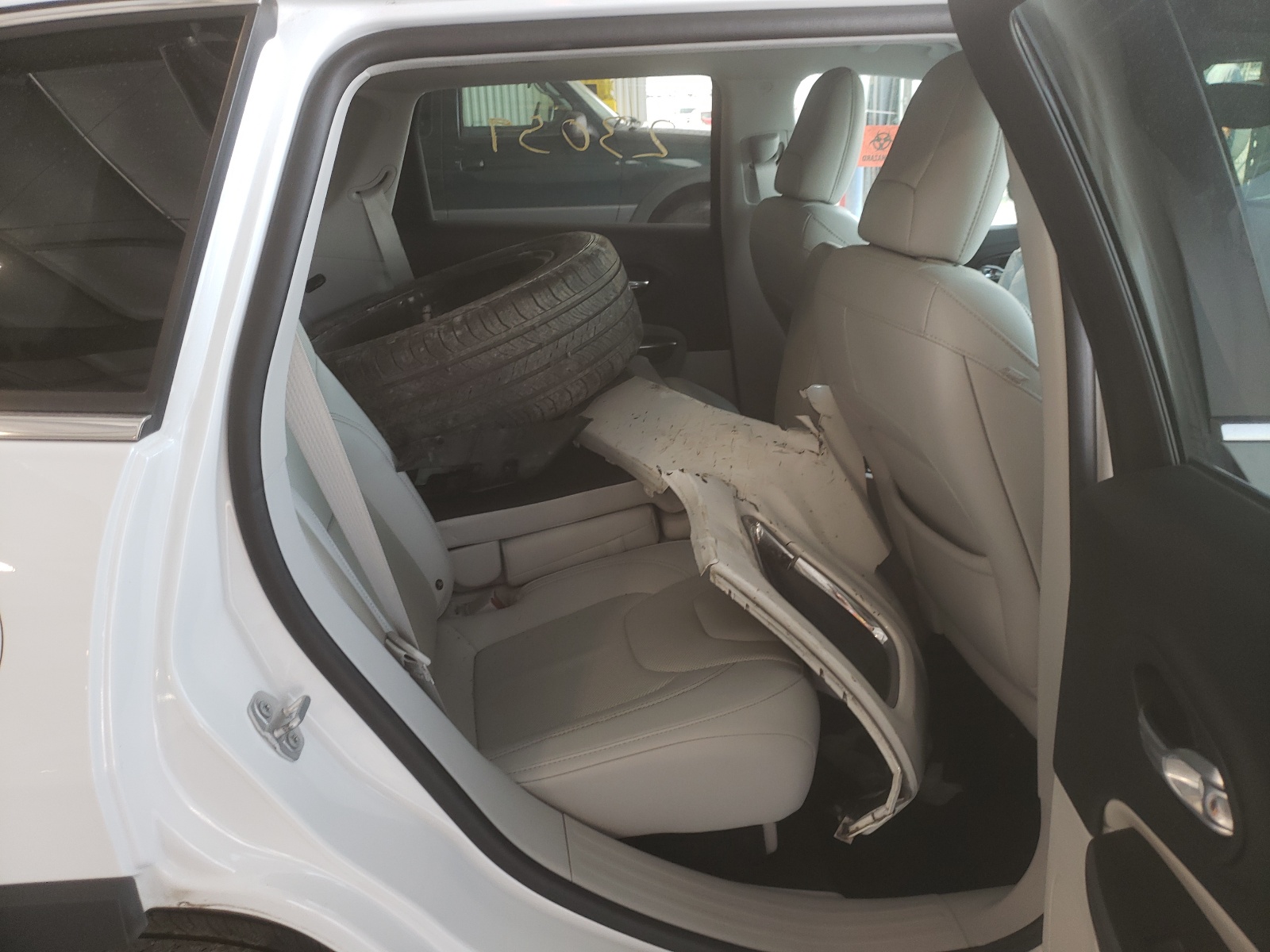 Photo 6 from auction – 2019 JEEP CHEROKEE L with VIN 1C4PJMDN0KD170041