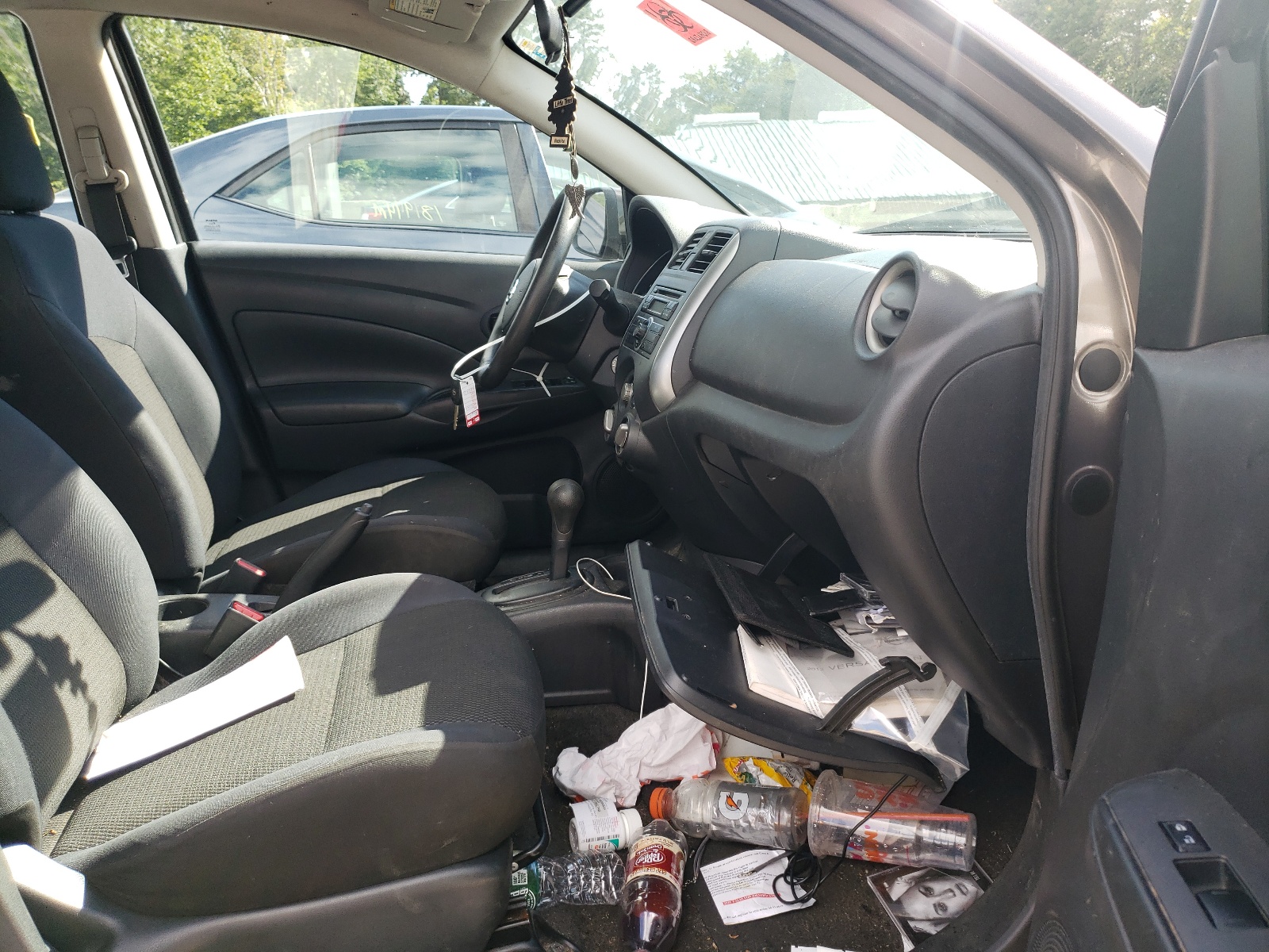 Photo 5 from auction – 2012 NISSAN VERSA S with VIN 3N1CN7AP0CL888861