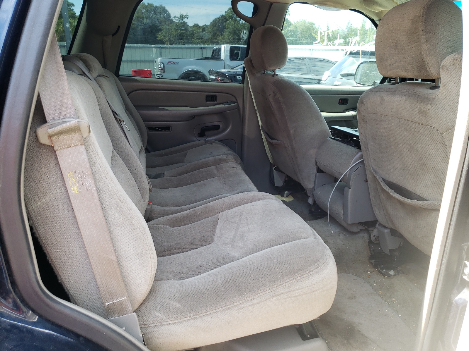 Photo 6 from auction – 2004 GMC YUKON with VIN 1GKEC13V64J155442
