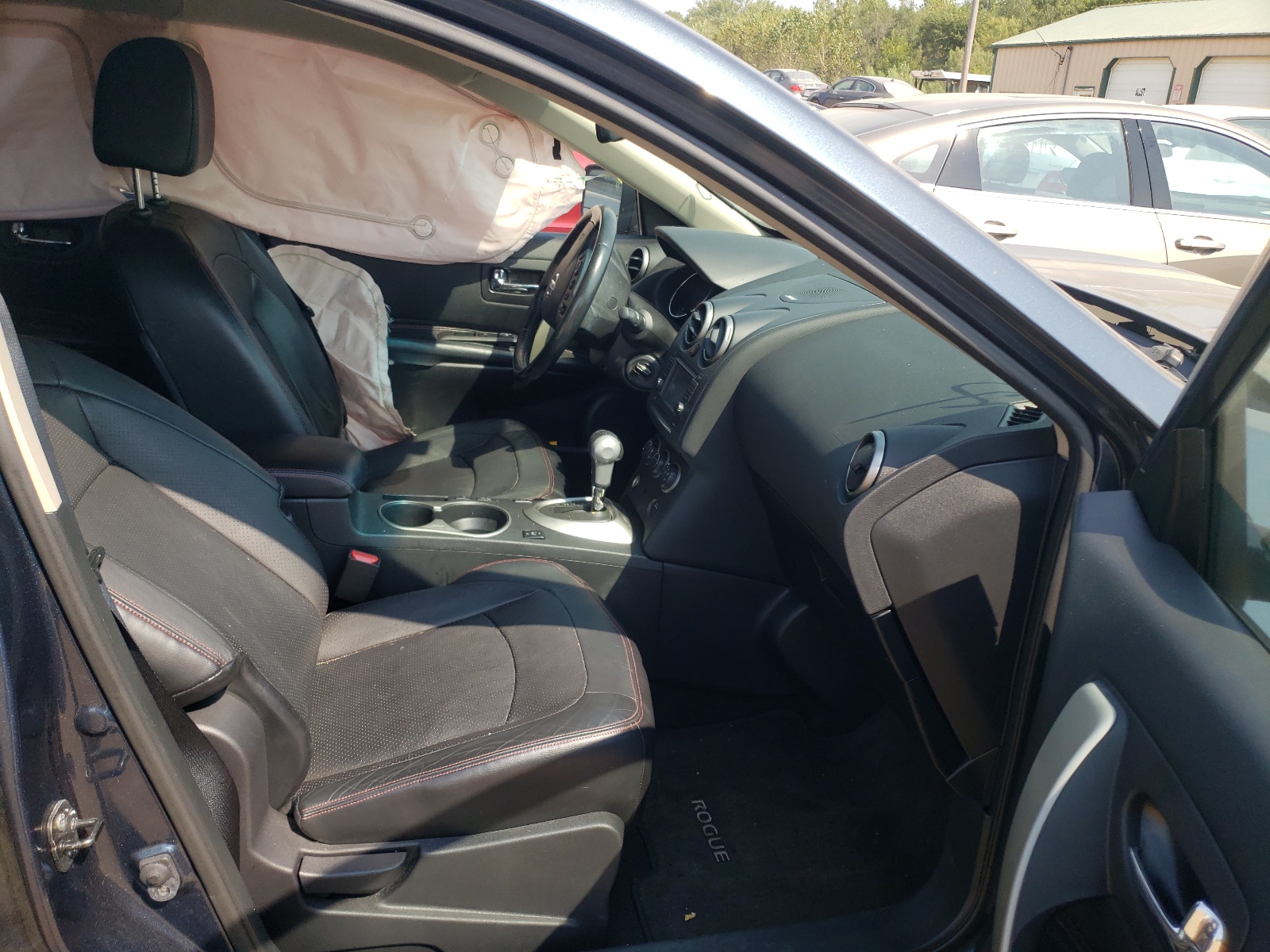 Photo 5 from auction – 2012 NISSAN ROGUE S with VIN JN8AS5MV5CW407870