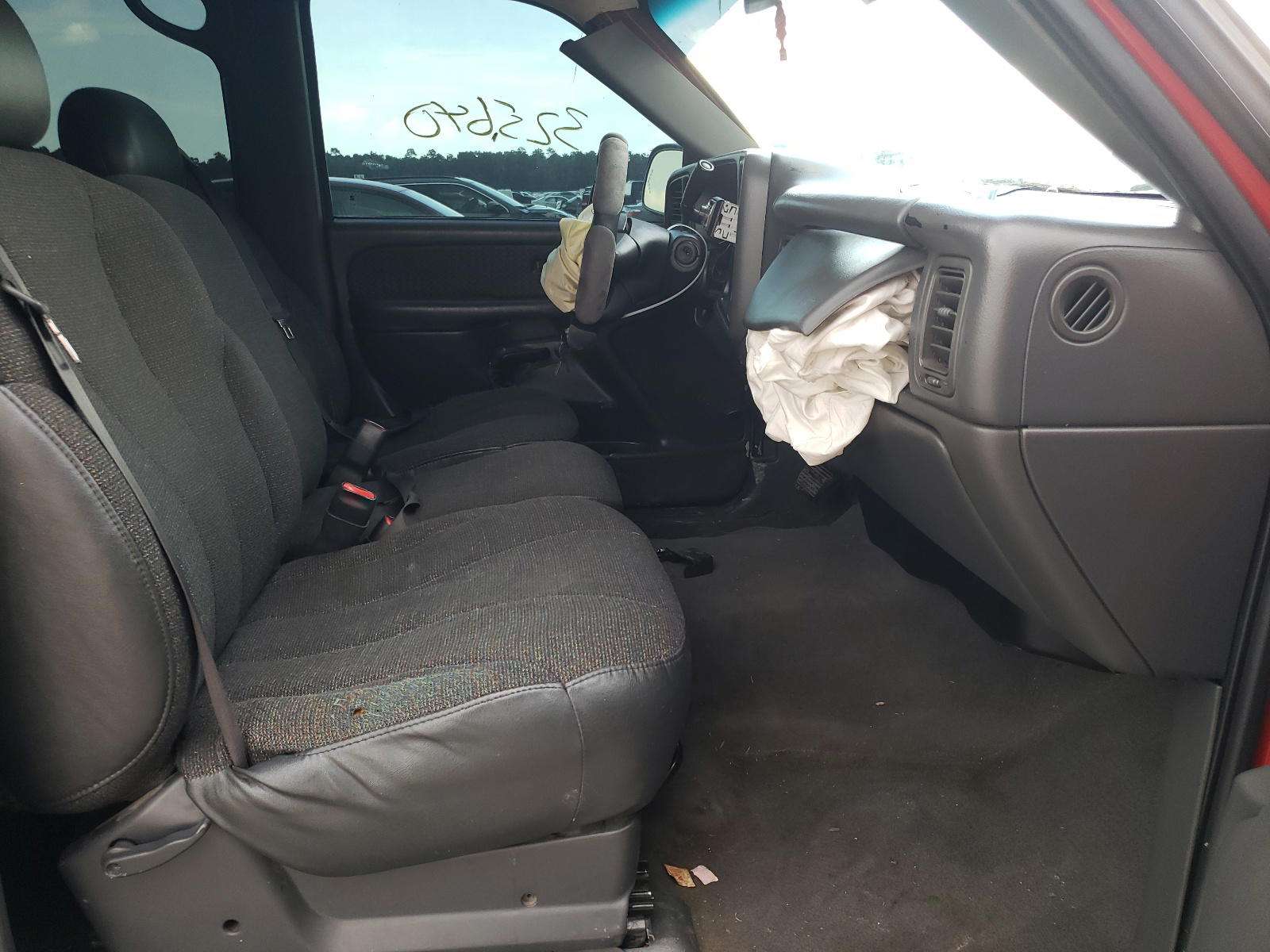 Photo 5 from auction – 2004 CHEVROLET AVALANCHE with VIN 3GNEC12TX4G109374