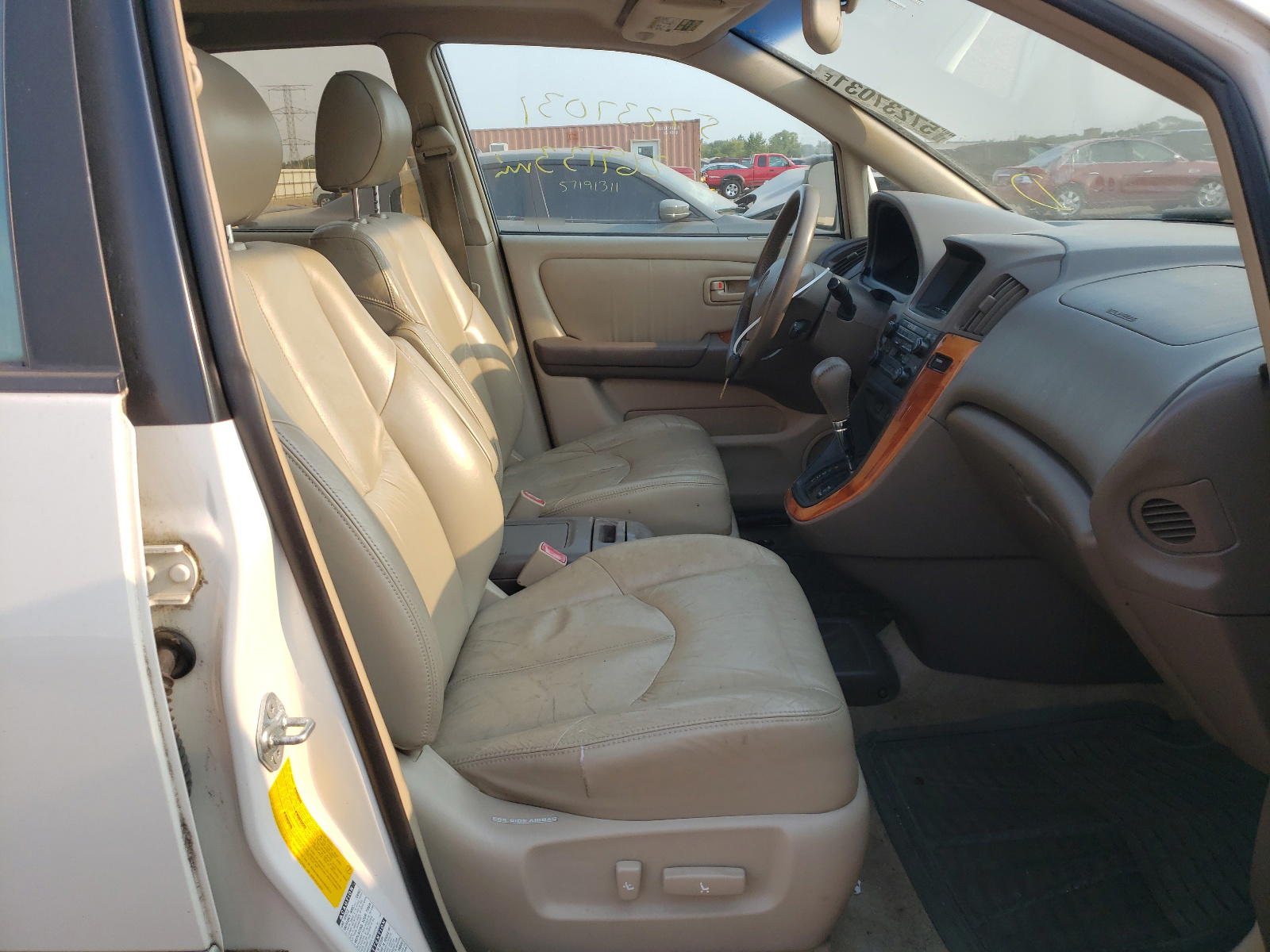 Photo 5 from auction – 2000 LEXUS RX 300 with VIN JT6HF10U4Y0138203