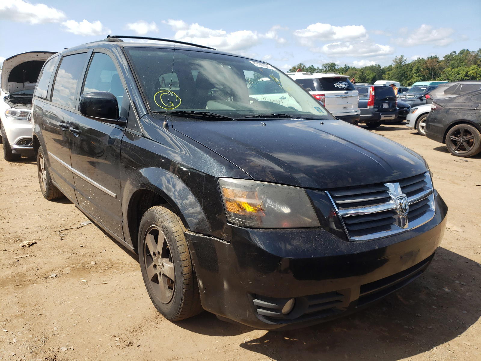 DODGE GRAND CARA 2010 with VIN 2D4RN5D10AR268128 - Photo from auction