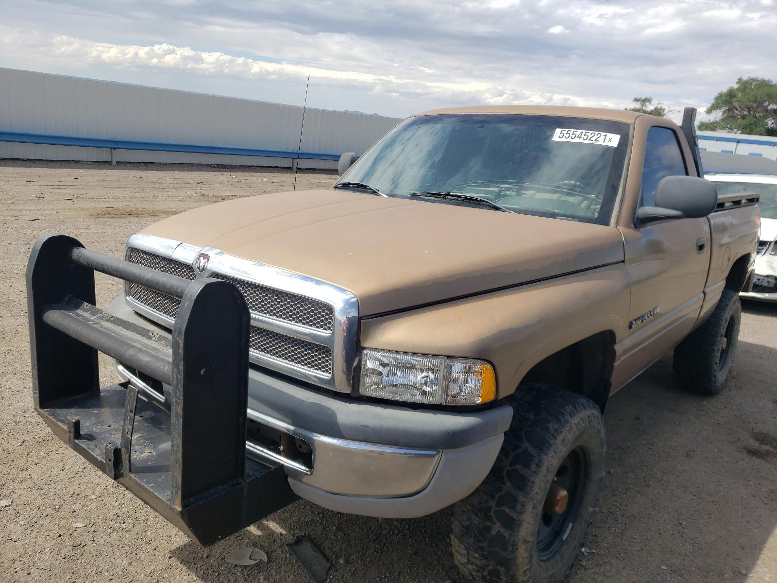 Photo 2 from auction – 2001 DODGE RAM 1500 with VIN 1B7HF16Z51S638151