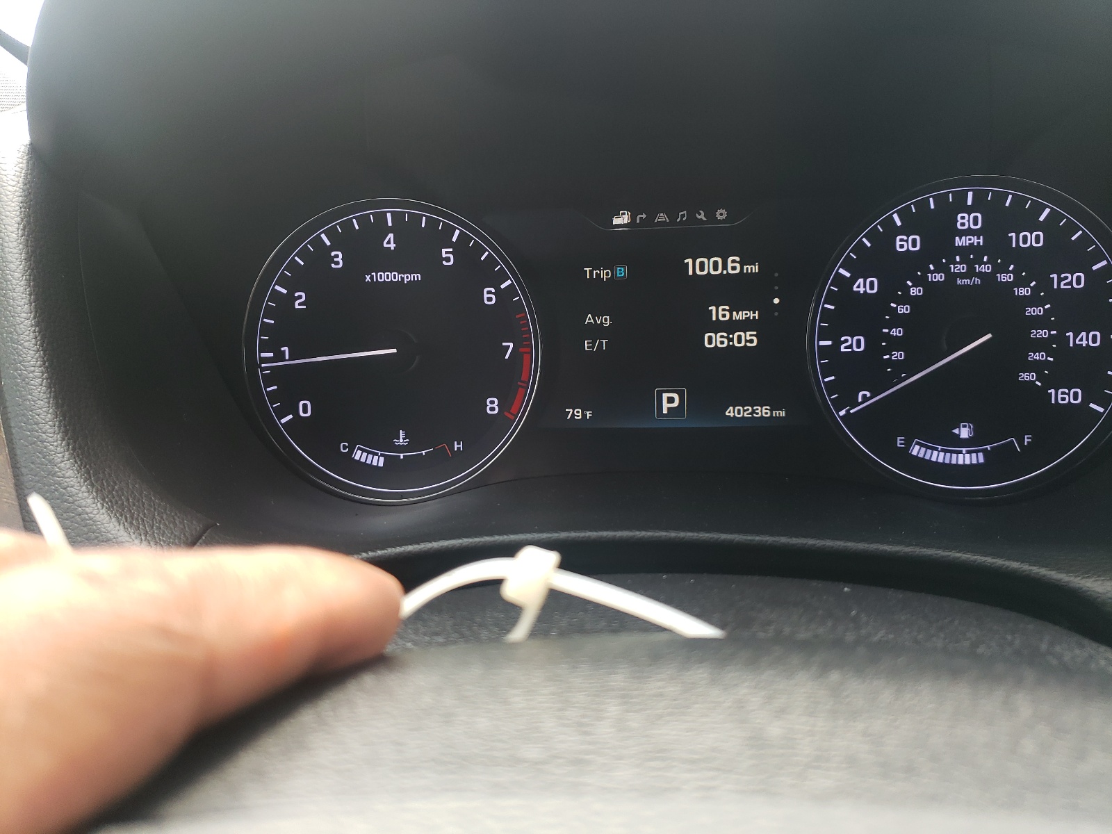 Photo 8 from auction – 2016 HYUNDAI GENESIS 3. with VIN KMHGN4JE8GU125828