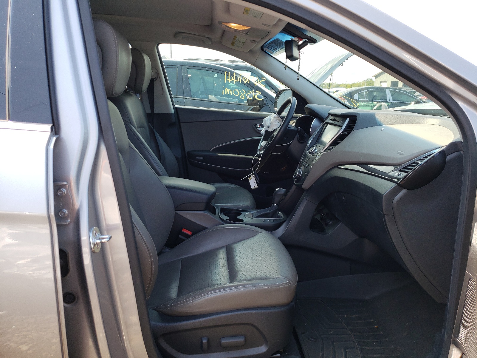 Photo 5 from auction – 2014 HYUNDAI SANTA FE G with VIN KM8SRDHF3EU047212