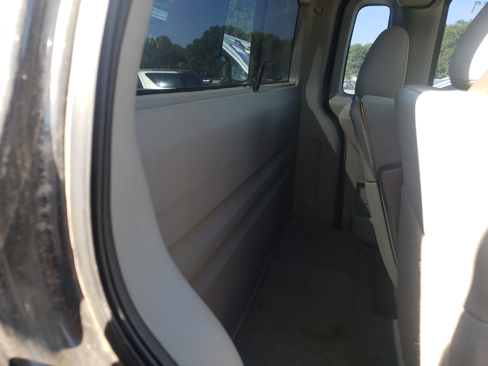 Photo 6 from auction – 2004 FORD F150 with VIN 1FTRF14544NA11478