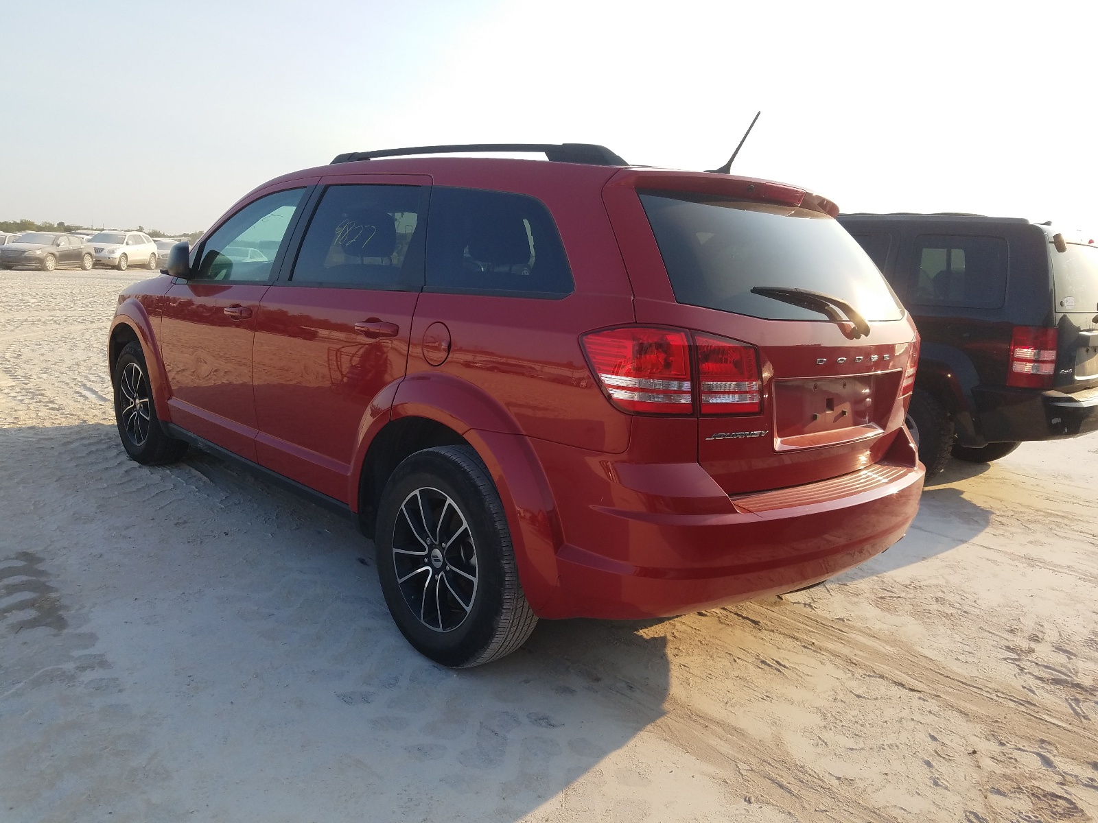 Photo 3 from auction – 2018 DODGE JOURNEY SE with VIN 3C4PDCAB5JT158861