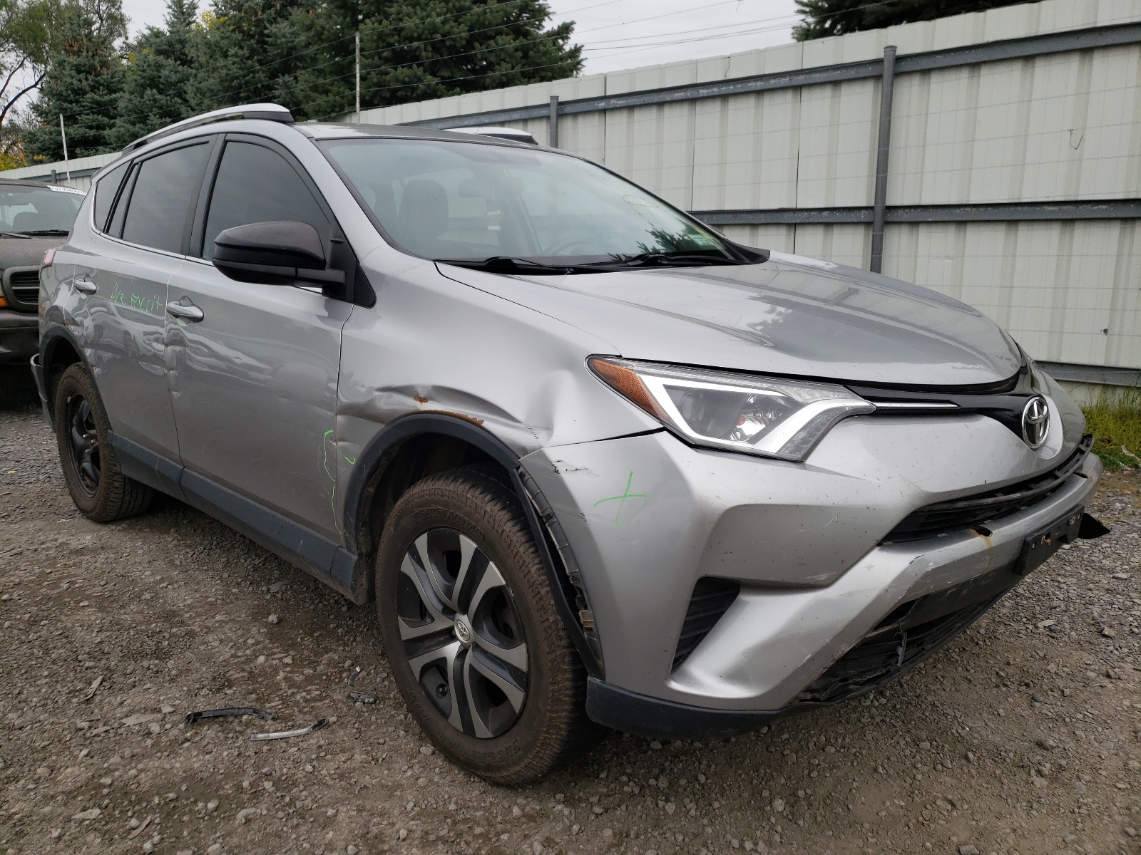 Zdjęcie 1 z aukcji – 2016 TOYOTA RAV4 LE z VIN 2T3BFREV5GW411626