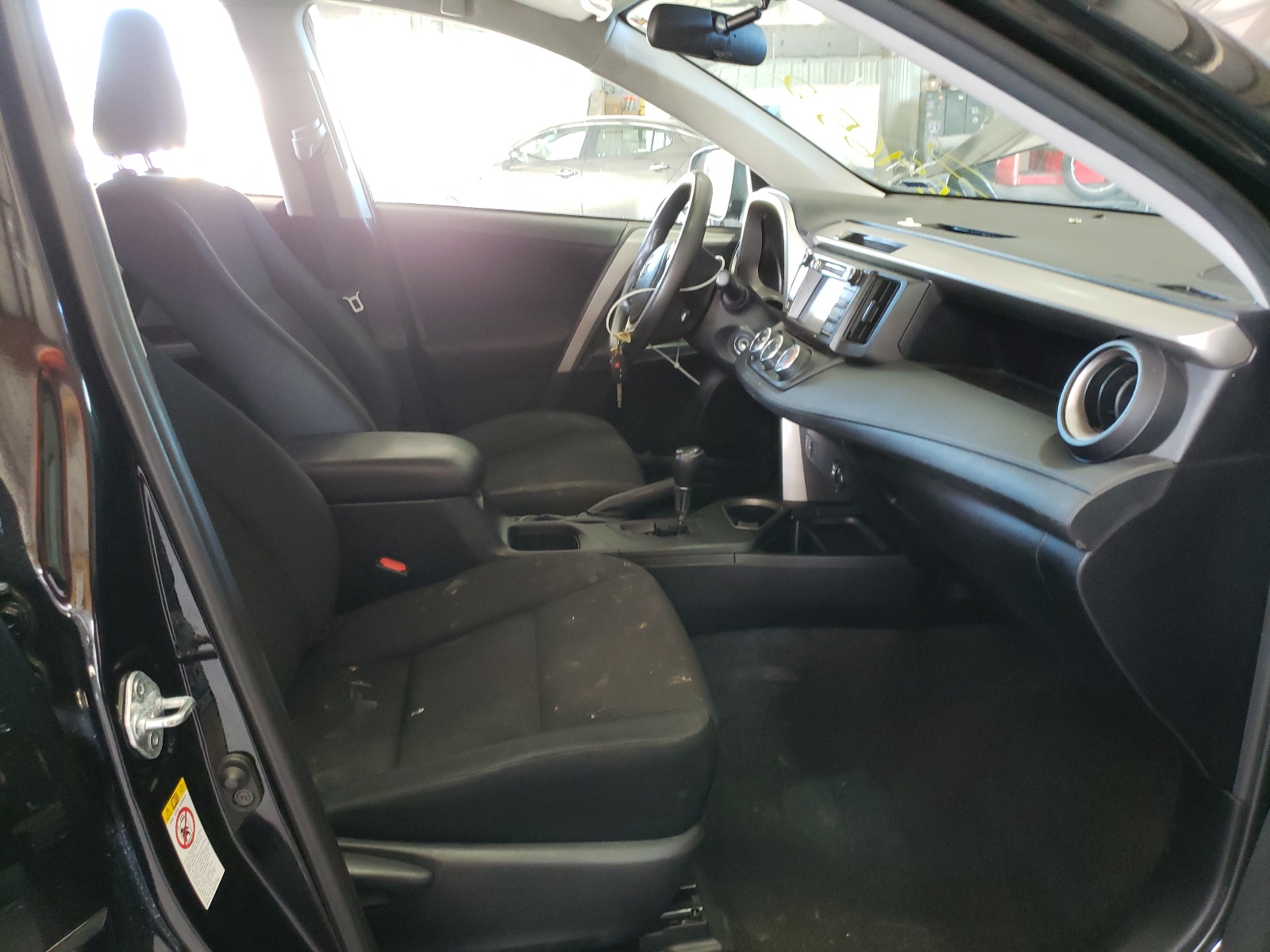 Foto 5 de la subasta – 2016 TOYOTA RAV4 LE con VIN 2T3BFREV3GW496367
