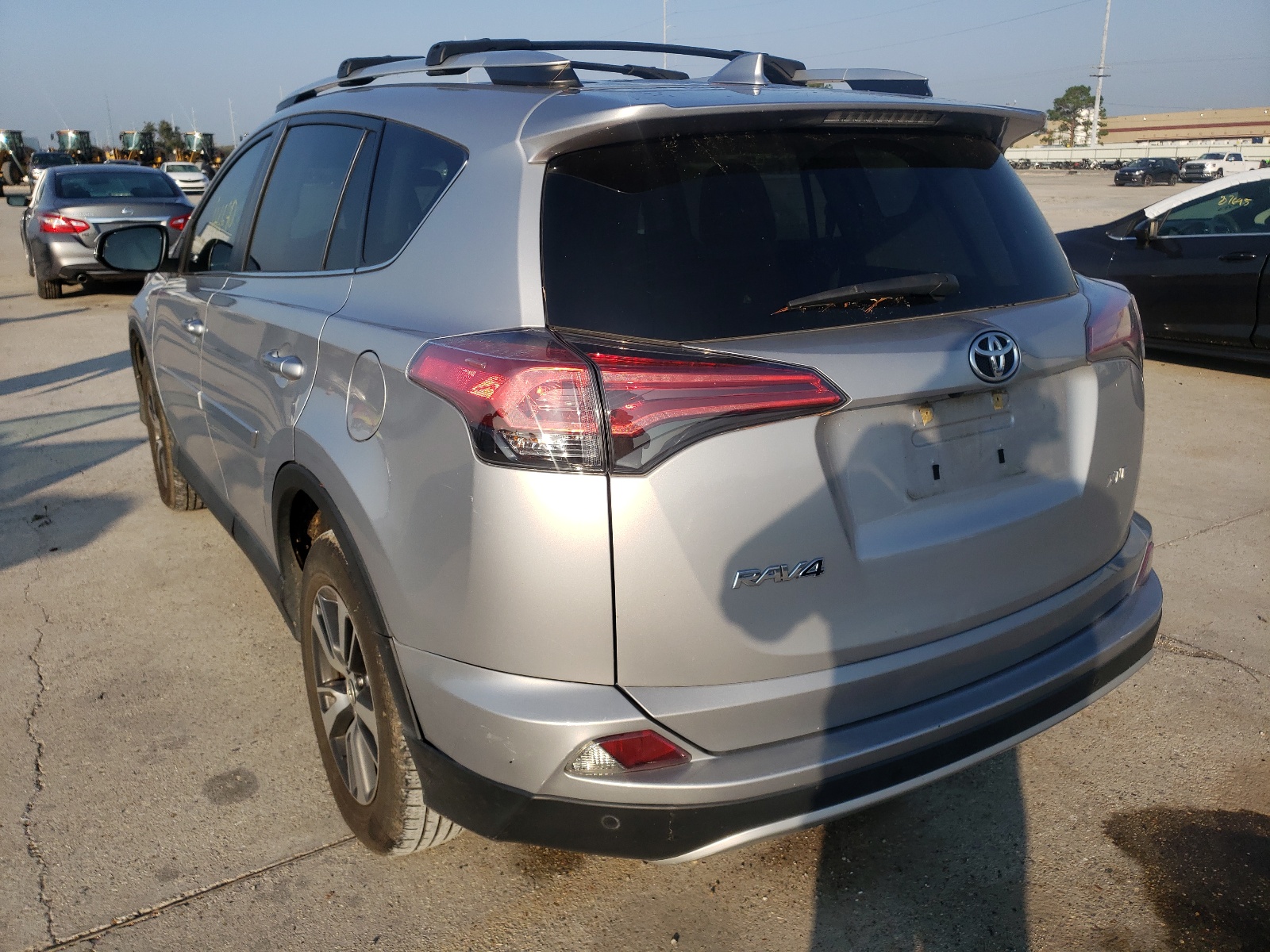 Photo 3 from auction – 2016 TOYOTA RAV4 XLE with VIN 2T3WFREV8GW289782
