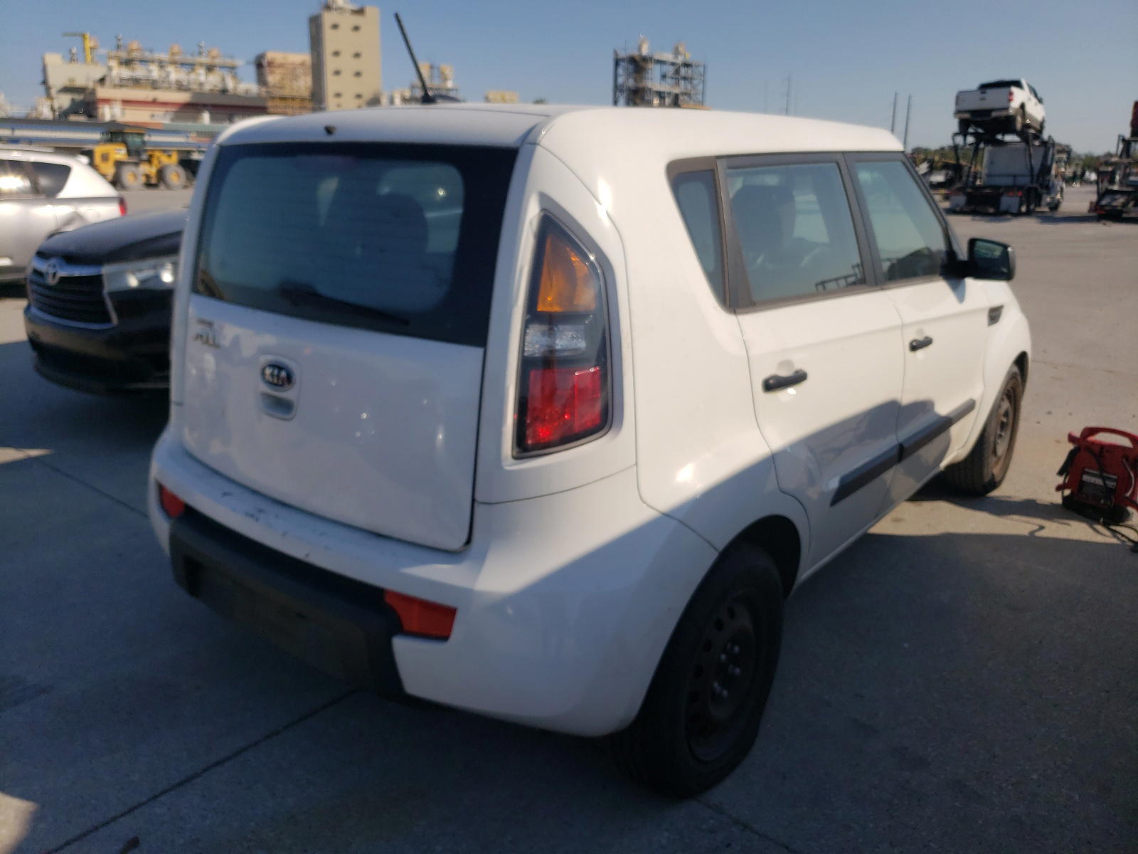 Photo 4 from auction – 2011 KIA SOUL with VIN KNDJT2A18B7306887