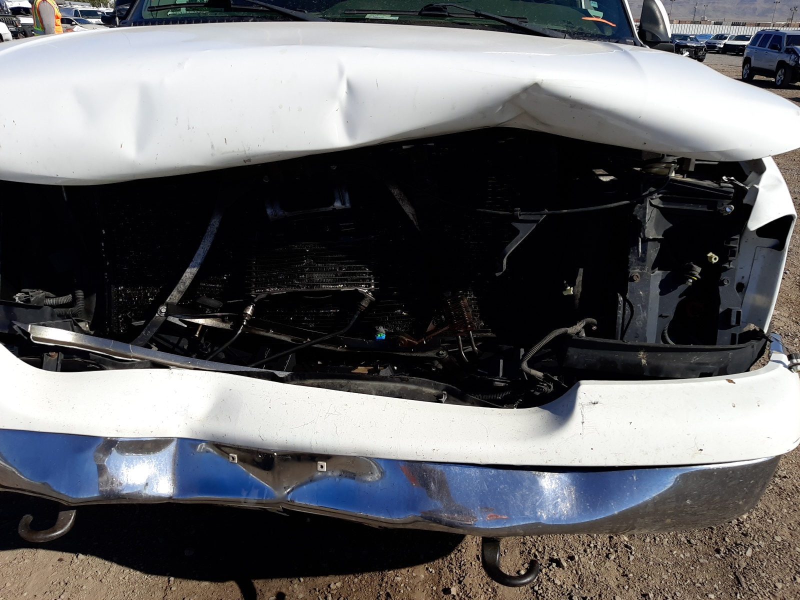 Photo 9 from auction – 2004 GMC YUKON with VIN 1GKEK13Z04J142532