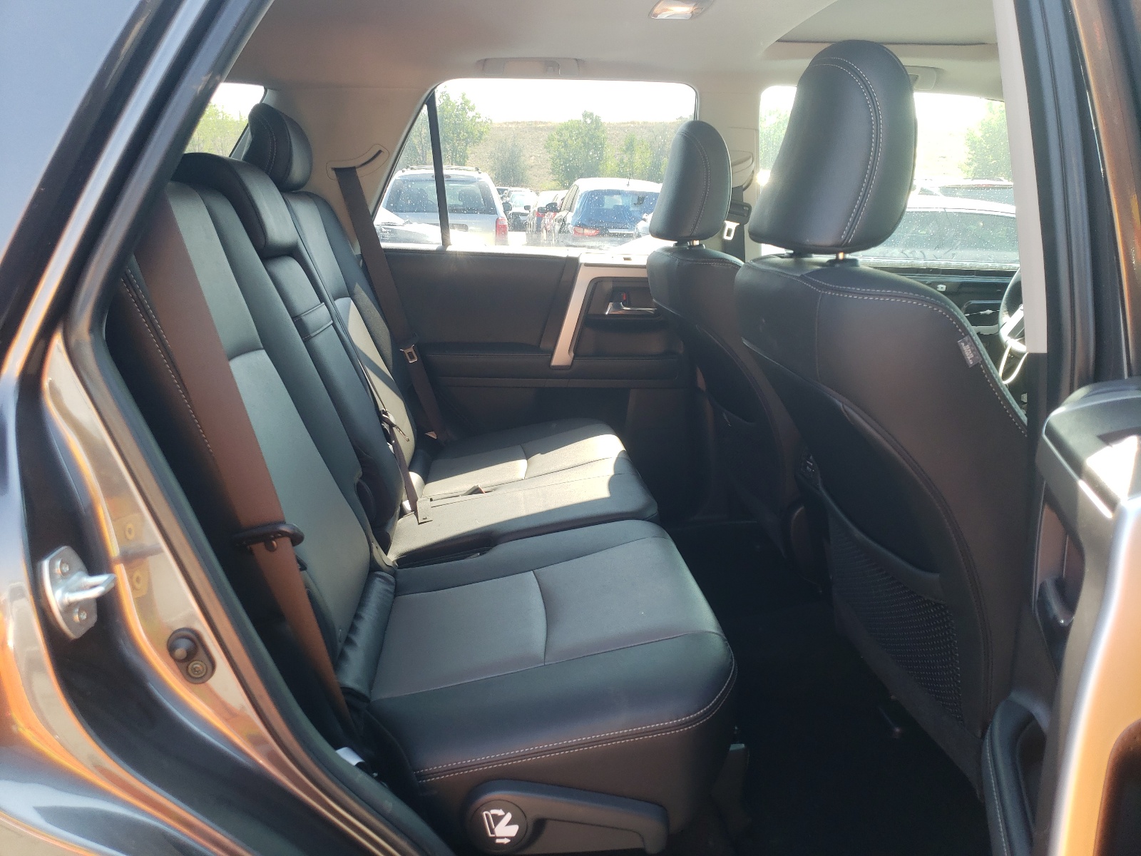 Photo 6 from auction – 2020 TOYOTA 4RUNNER SR with VIN JTEBU5JR7L5751350