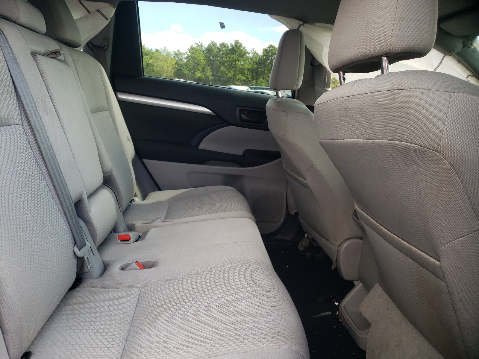 صورة رقم 6 من المزاد - 2017 TOYOTA HIGHLANDER مع VIN 5TDBZRFH9HS400454