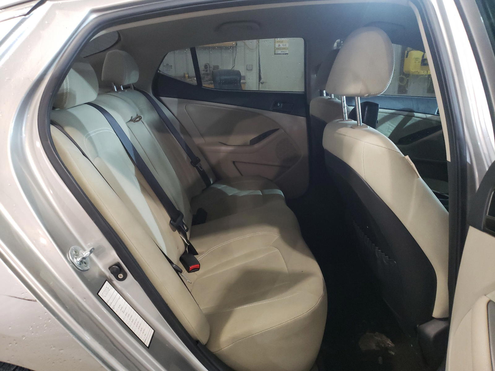 Photo 6 from auction – 2011 KIA OPTIMA LX with VIN KNAGM4A74B5110932
