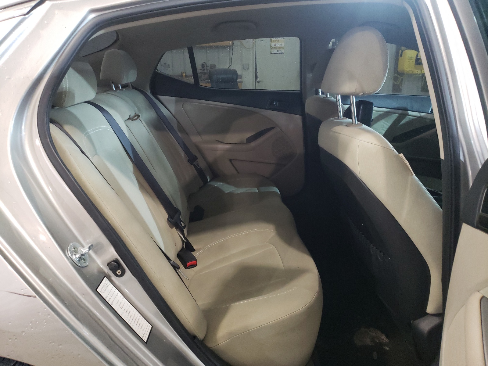 Zdjęcie 6 z aukcji – 2011 KIA OPTIMA LX z VIN KNAGM4A74B5110932