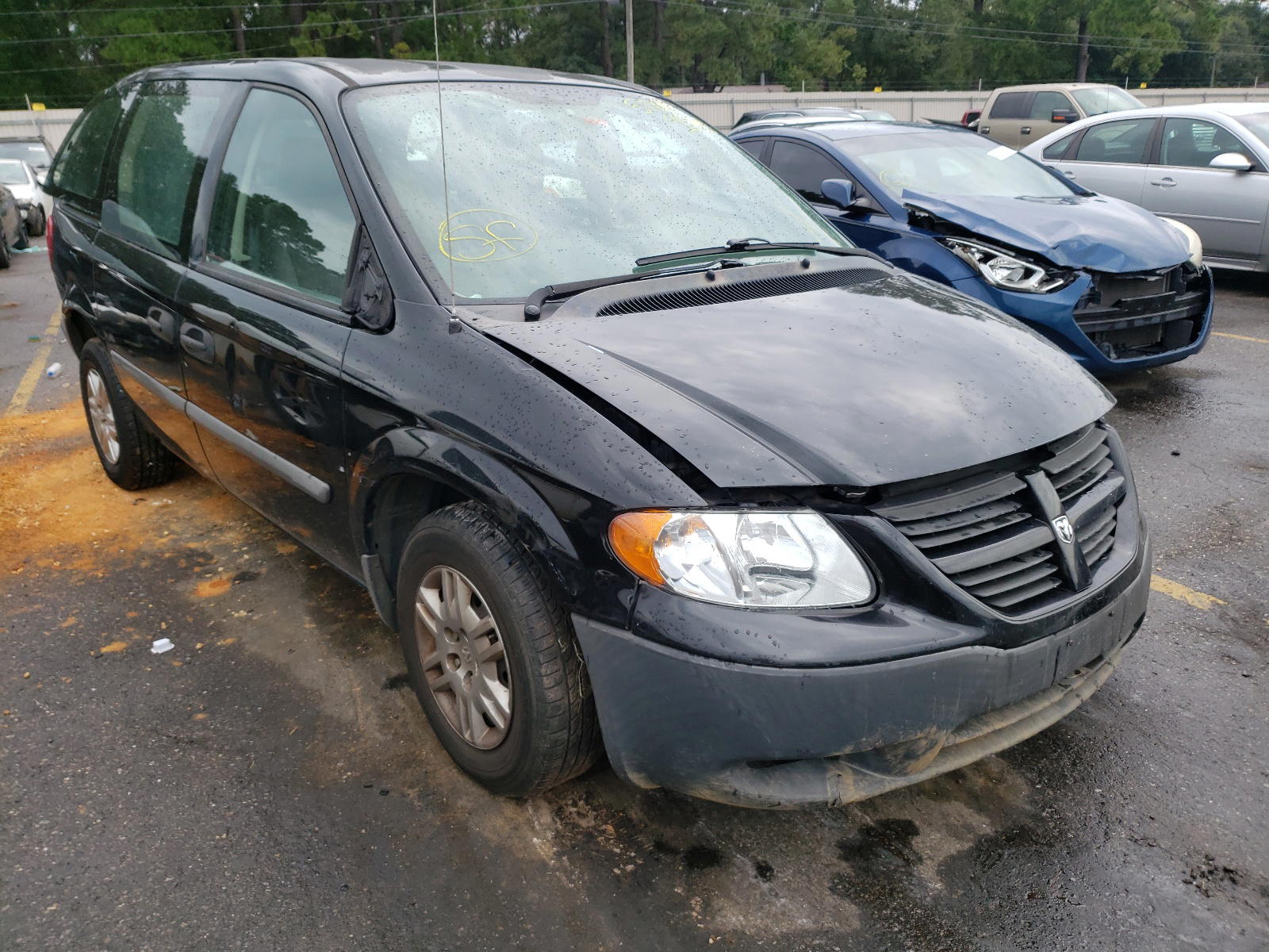 DODGE CARAVAN SE 2007 with VIN 1D4GP25B77B117656 - Photo from auction