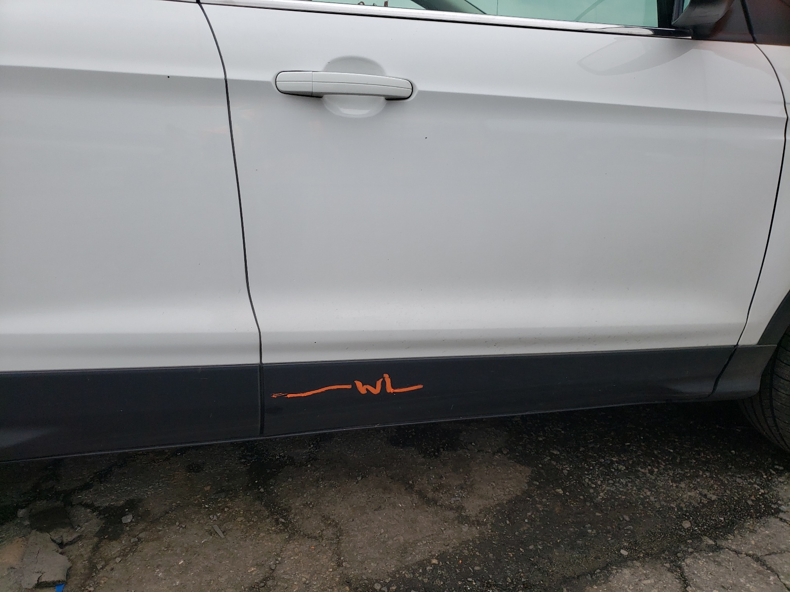 Photo 9 from auction – 2018 FORD ESCAPE SE with VIN 1FMCU9GD0JUA32760