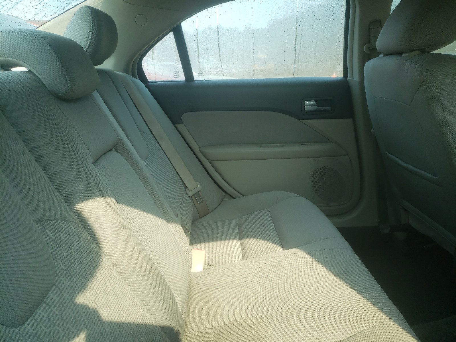 Photo 6 from auction – 2011 FORD FUSION SE with VIN 3FAHP0HA6BR119661