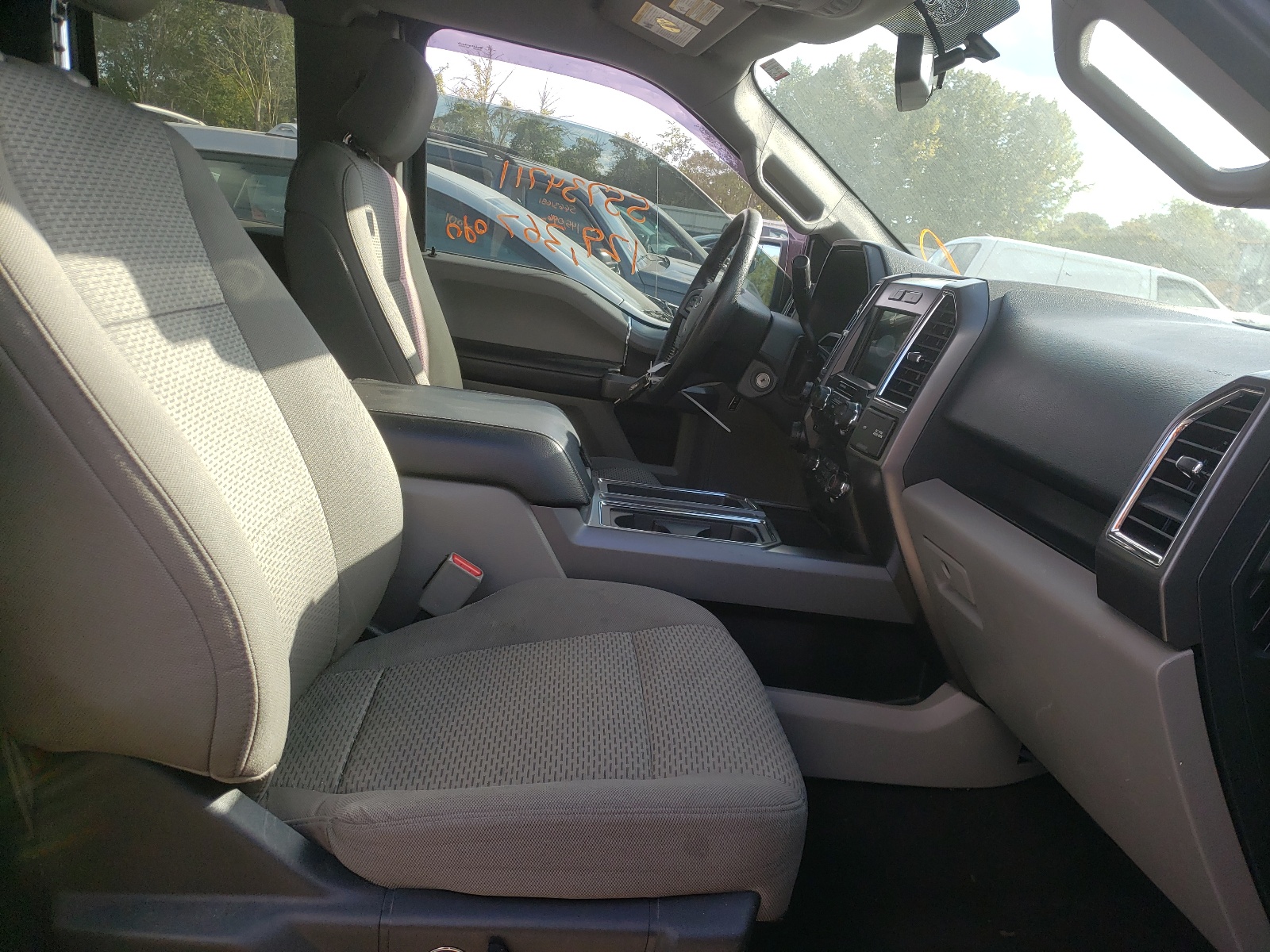 Photo 5 from auction – 2016 FORD F150 SUPER with VIN 1FTFX1EGXGFB36449