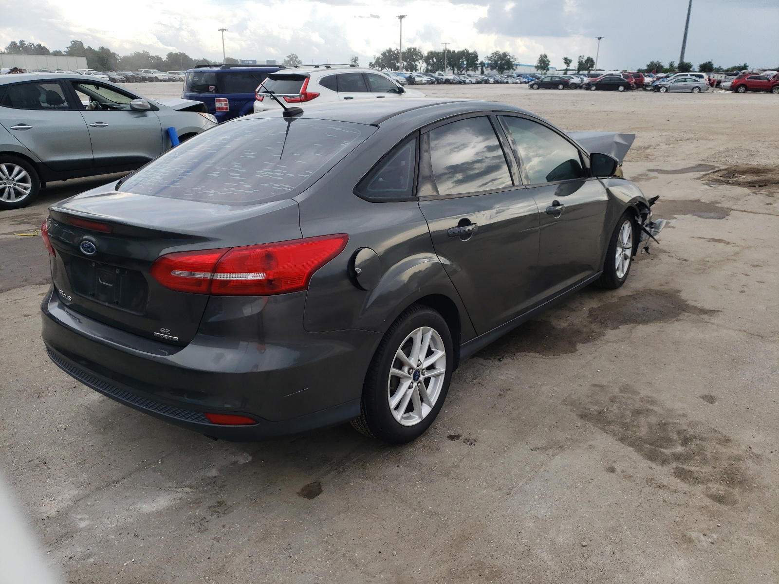 Photo 4 from auction – 2015 FORD FOCUS SE with VIN 1FADP3F25FL379629