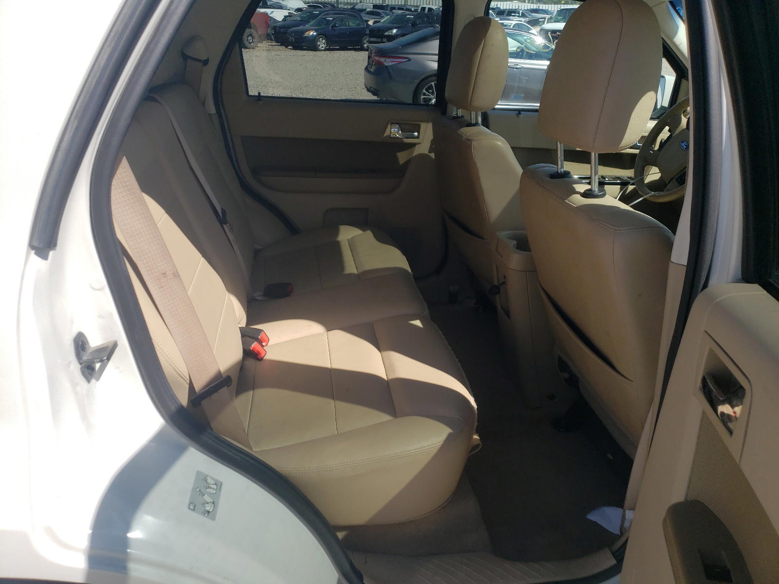 Photo 6 from auction – 2011 FORD ESCAPE LIM with VIN 1FMCU9E76BKA57396