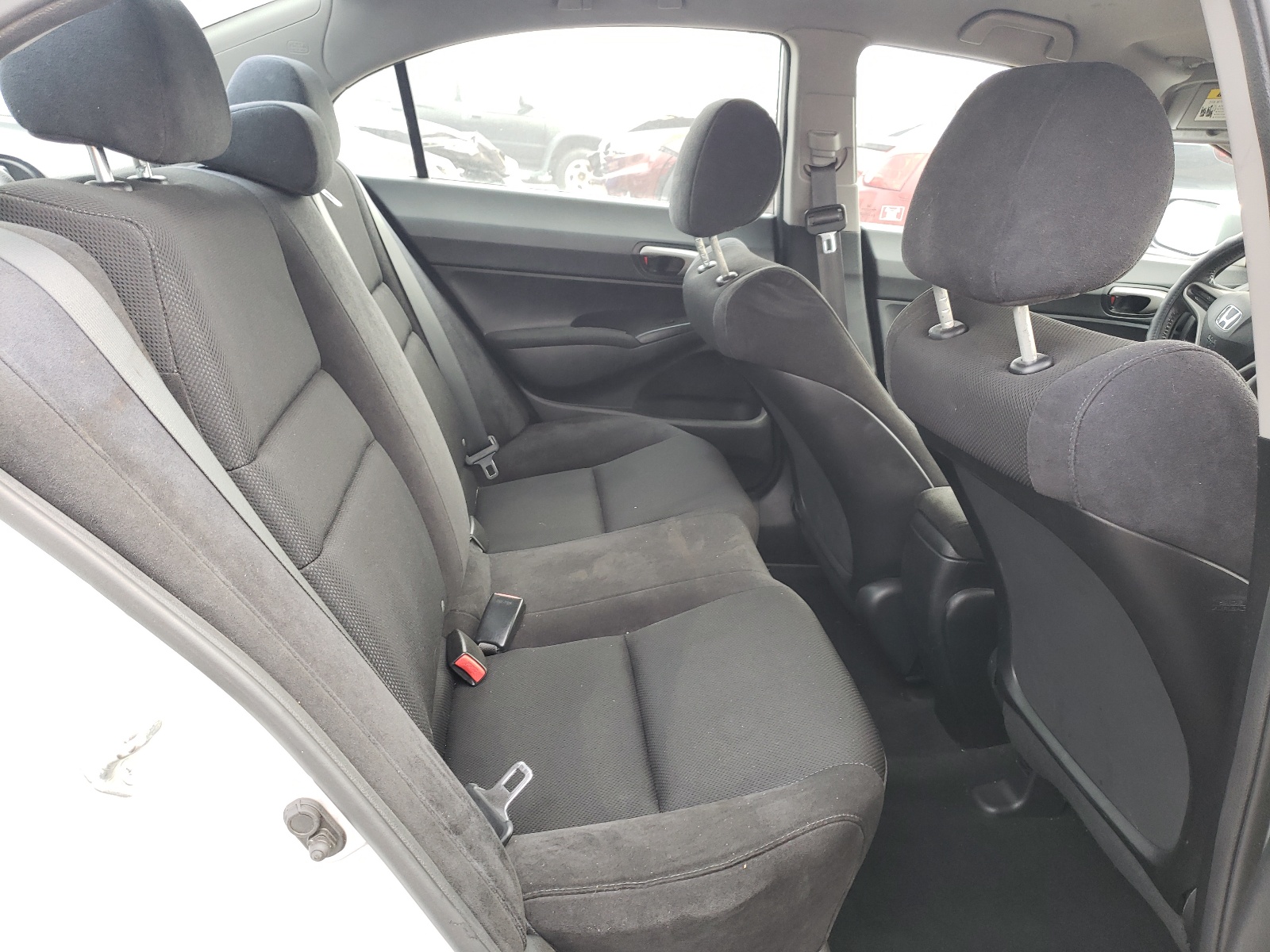 Photo 6 from auction – 2011 HONDA CIVIC LX-S with VIN 19XFA1F65BE015242