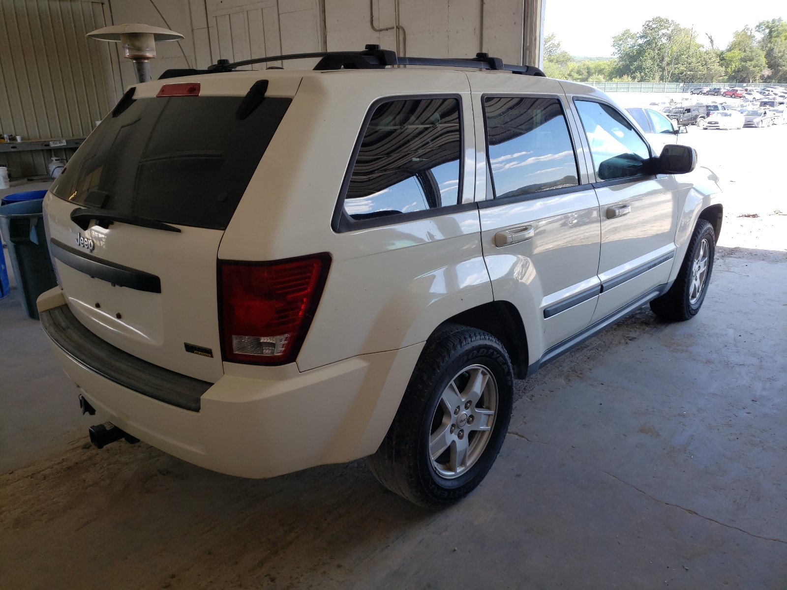 Photo 4 from auction – 2007 JEEP GRAND CHER with VIN 1J8HS48P77C591287