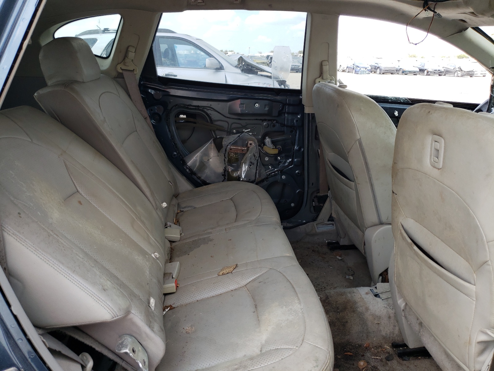 Photo 6 from auction – 2013 NISSAN ROGUE S with VIN JN8AS5MT5DW505166