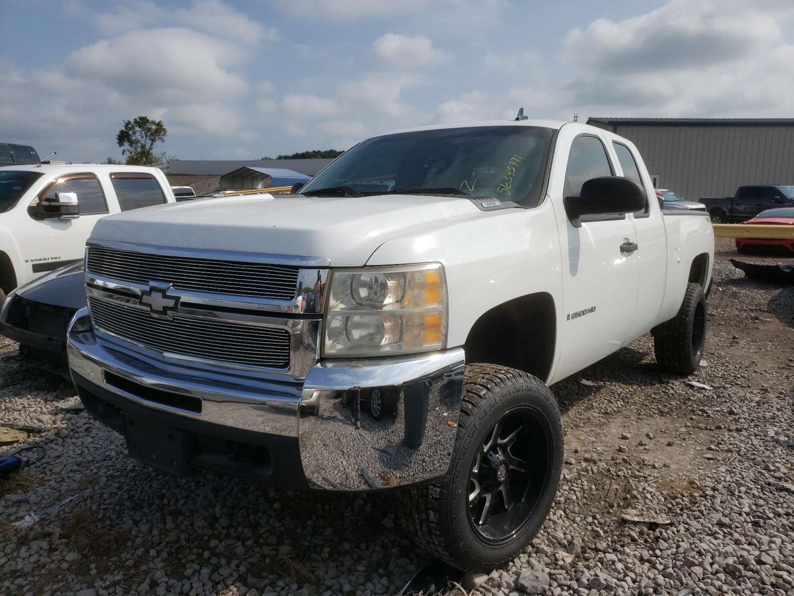 Photo 2 from auction – 2008 CHEVROLET SILVERADO with VIN 1GCHK29KX8E147762