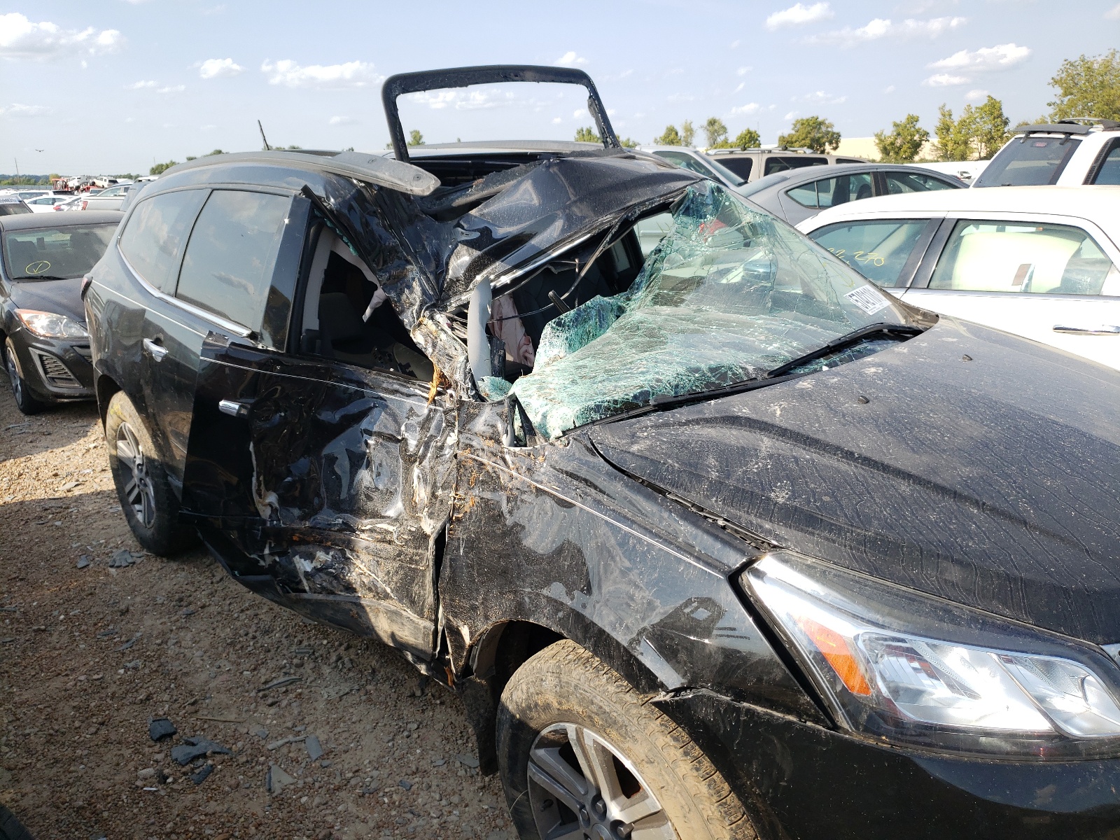 Photo 9 from auction – 2017 CHEVROLET TRAVERSE L with VIN 1GNKVHKD9HJ185588