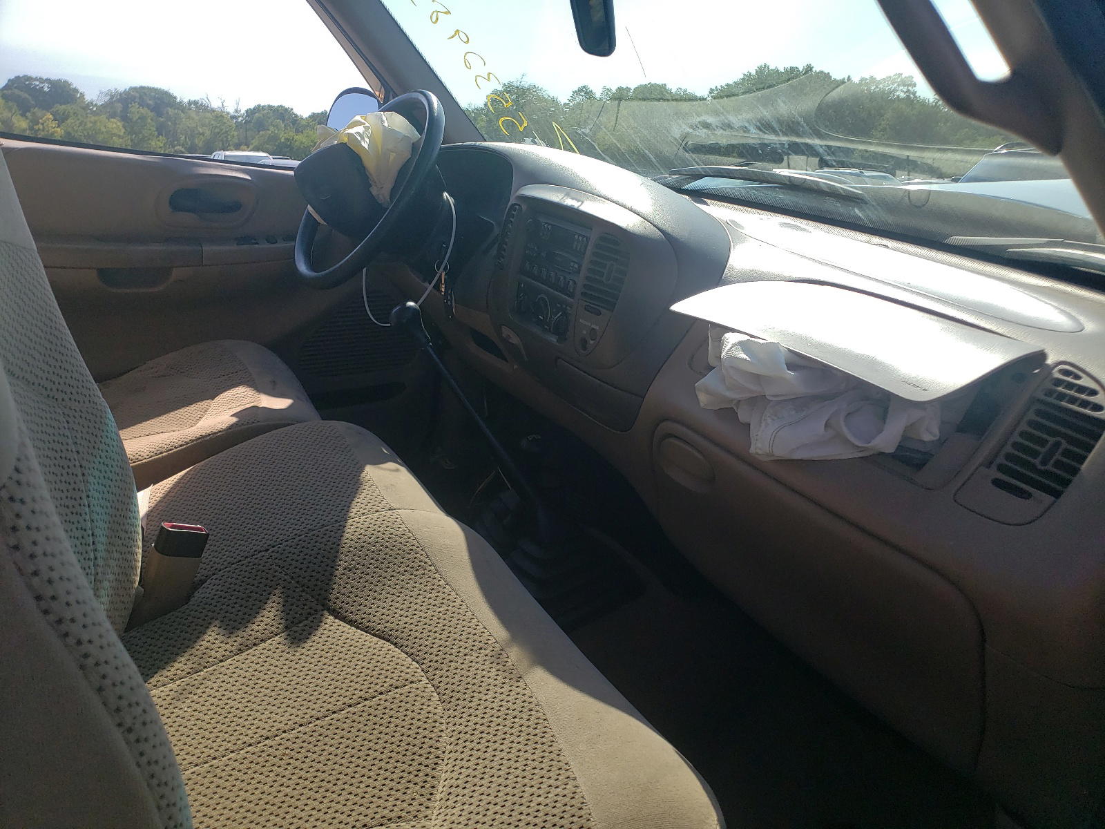 Photo 5 from auction – 1999 FORD F150 with VIN 2FTRF08W1XCA29508