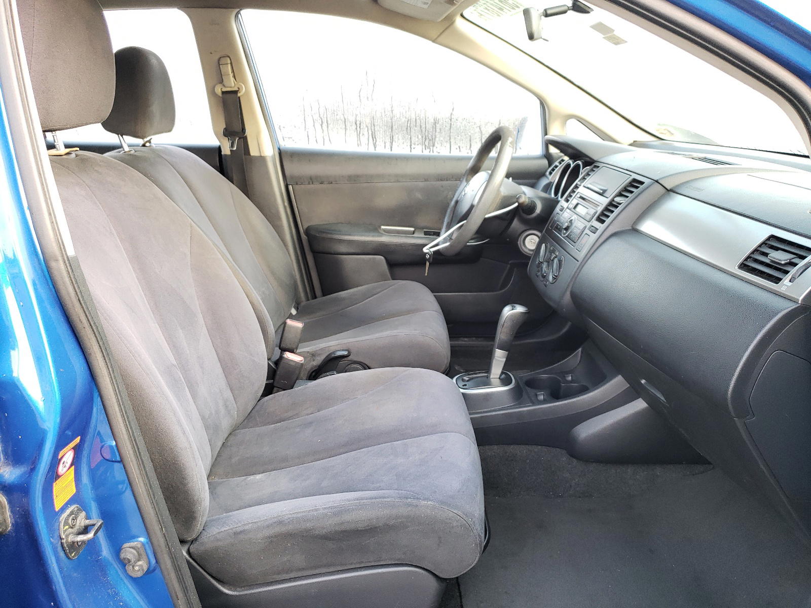 Photo 5 from auction – 2007 NISSAN VERSA S with VIN 3N1BC13E27L437382