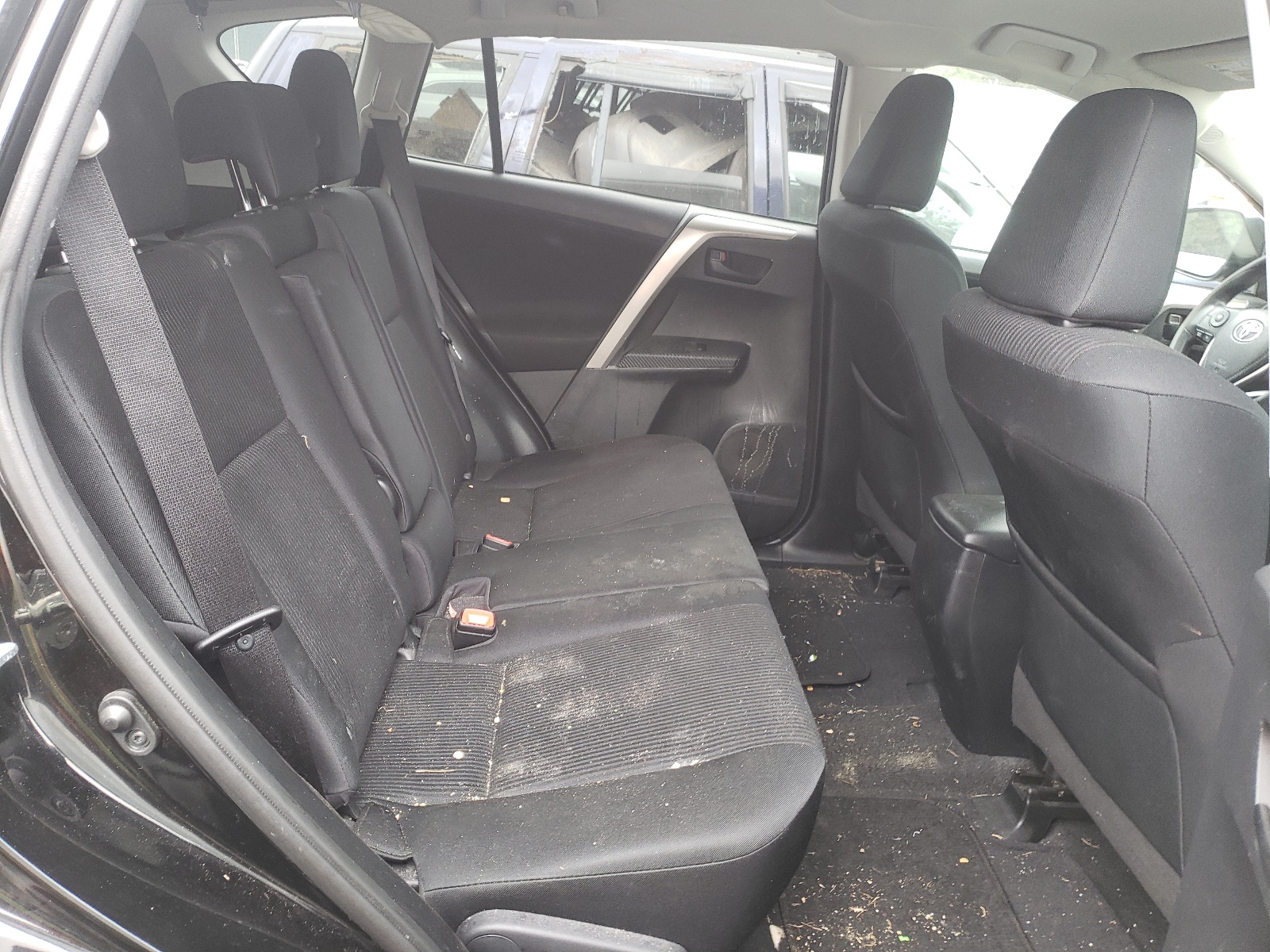 Zdjęcie 6 z aukcji – 2015 TOYOTA RAV4 LE z VIN 2T3BFREV2FW363761