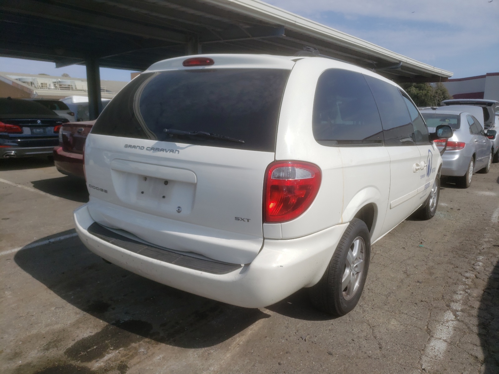Photo 4 from auction – 2007 DODGE GRAND CARA with VIN 2D4GP44L57R244509