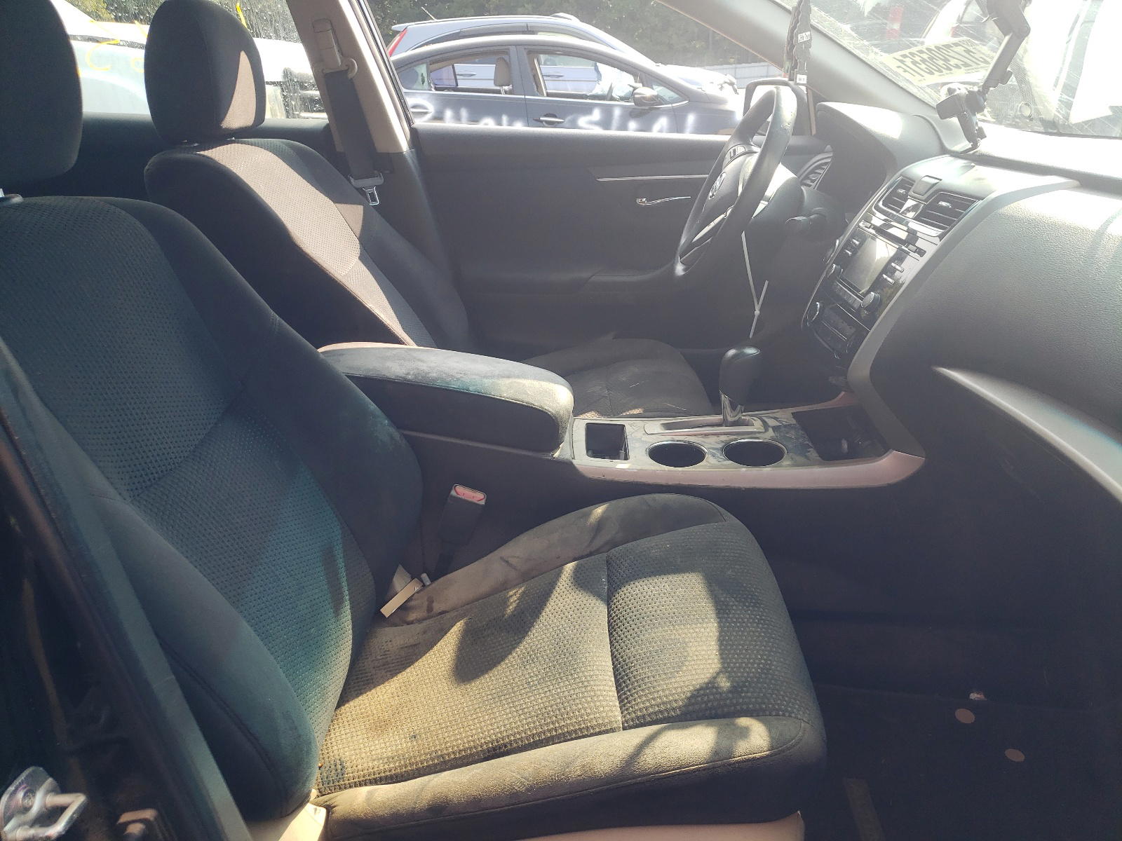 Photo 5 from auction – 2015 NISSAN ALTIMA with VIN 1N4AL3AP1FC197010