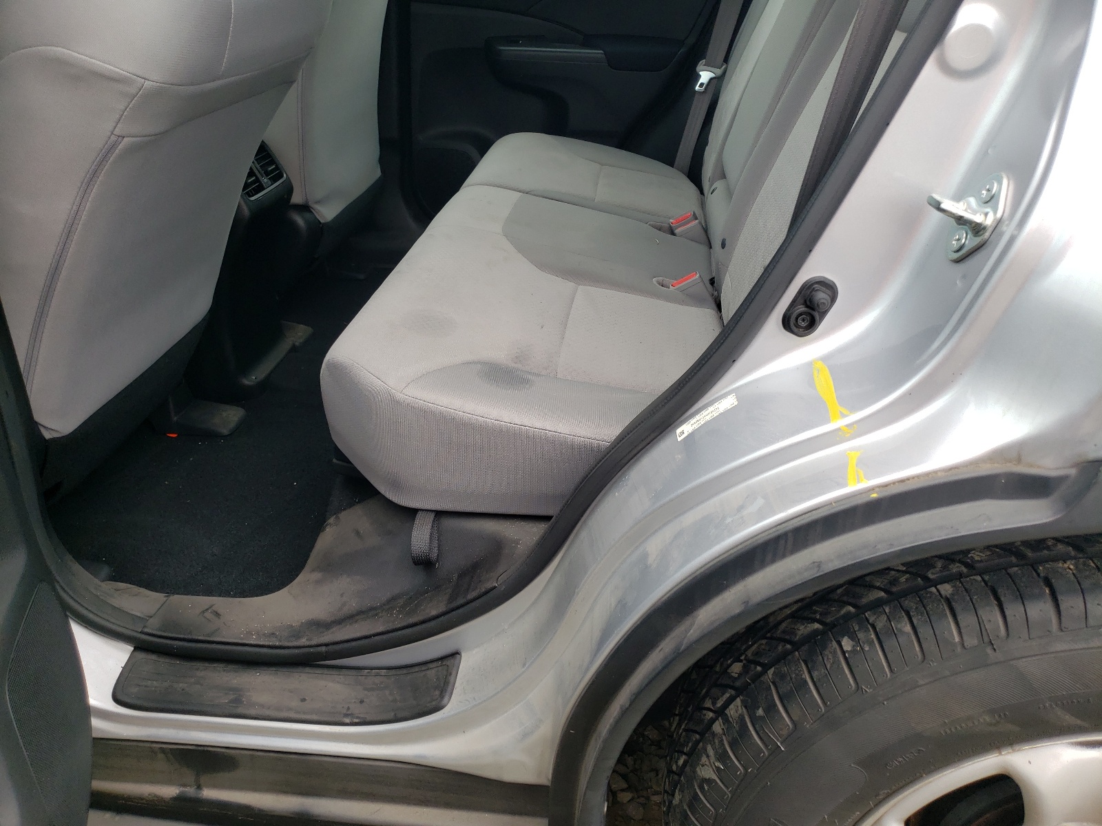 Photo 9 from auction – 2015 HONDA CR-V LX with VIN 2HKRM4H34FH696536