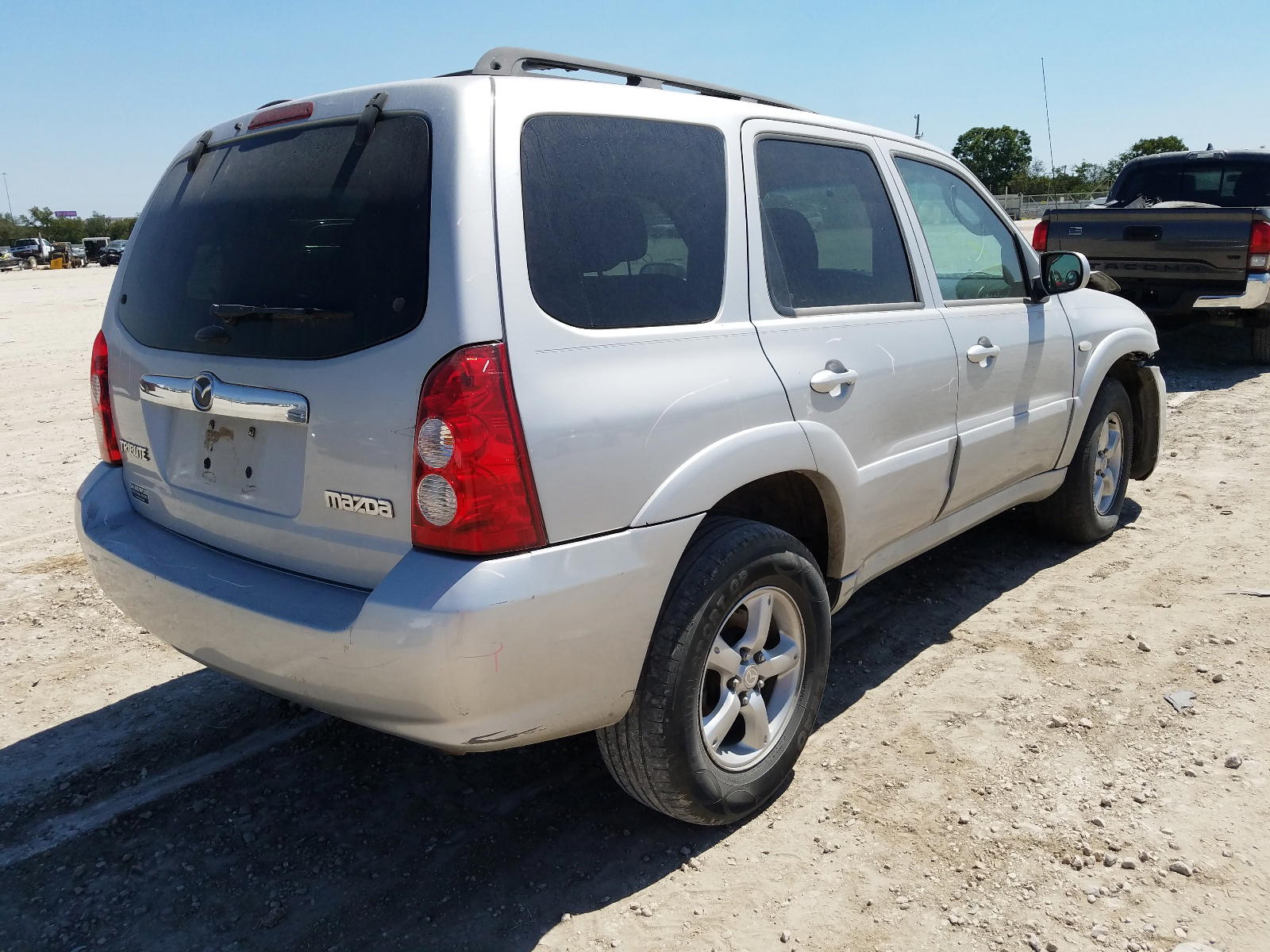 Photo 4 from auction – 2005 MAZDA TRIBUTE S with VIN 4F2YZ06155KM32412