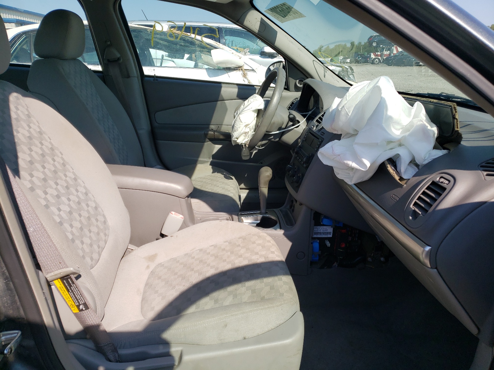 Photo 5 from auction – 2005 CHEVROLET MALIBU LS with VIN 1G1ZT54895F136443