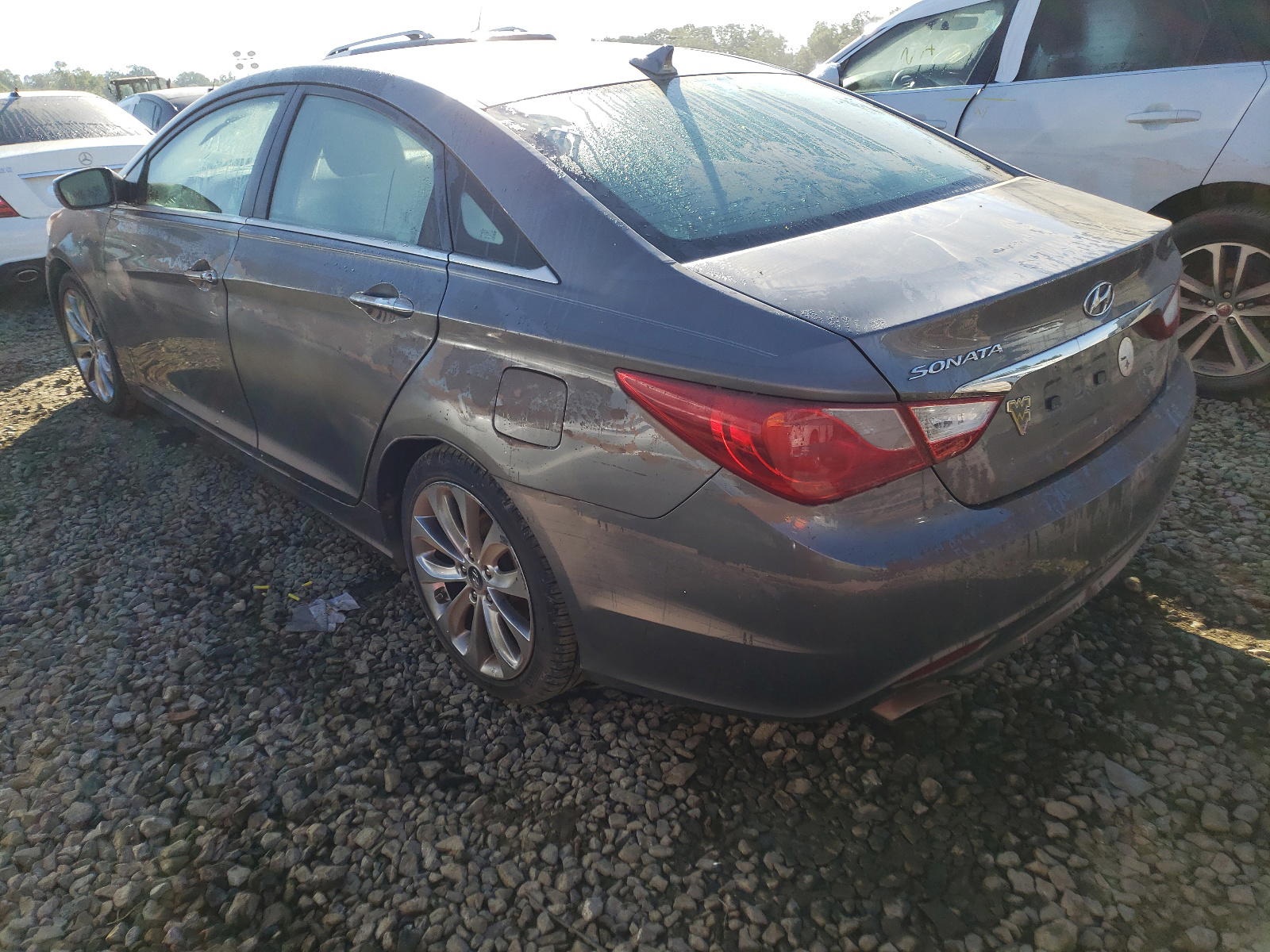 Photo 3 from auction – 2011 HYUNDAI SONATA SE with VIN 5NPEC4AC0BH282921
