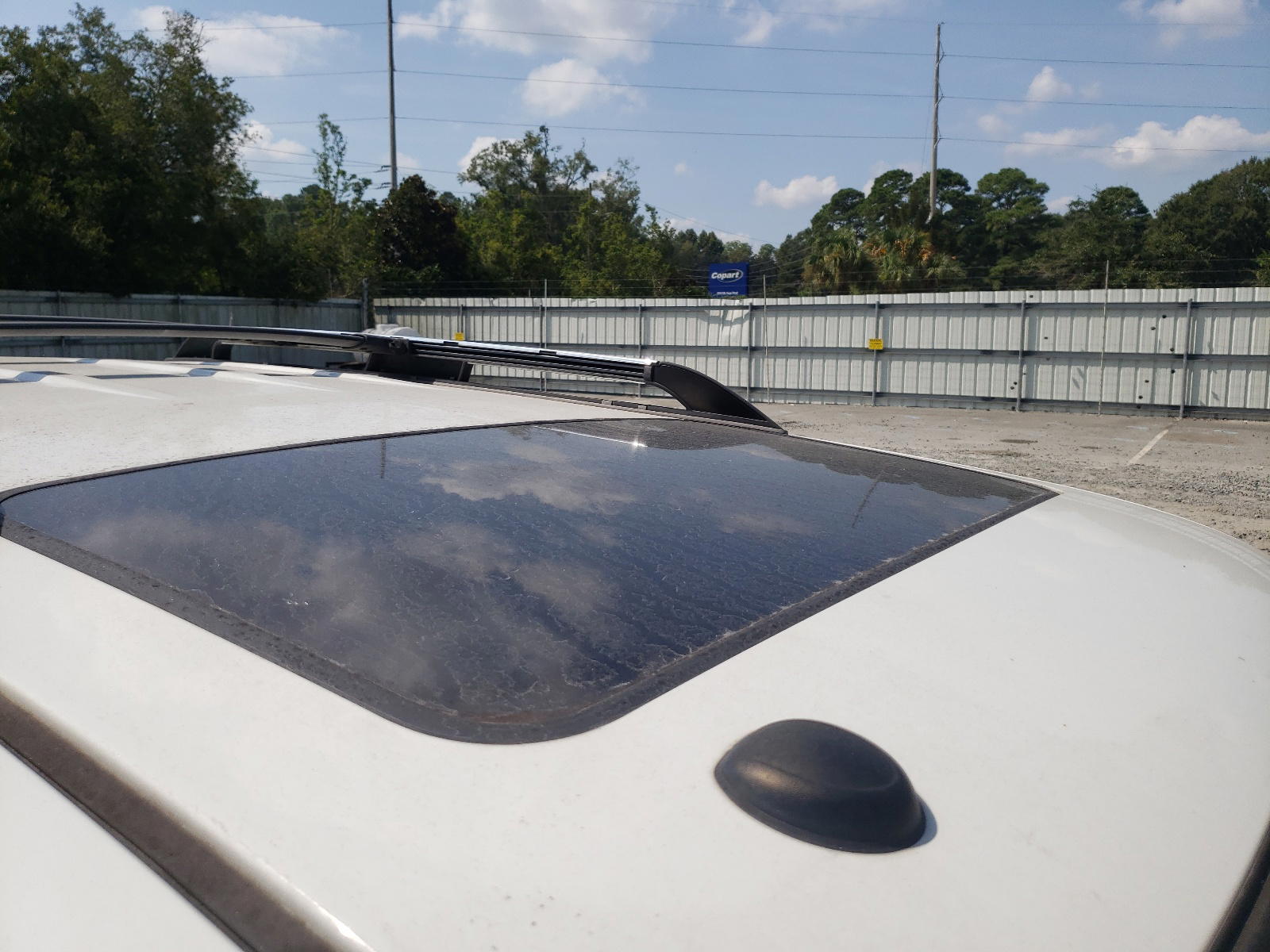 Photo 9 from auction – 2010 FORD ESCAPE LIM with VIN 1FMCU0EG5AKD42617
