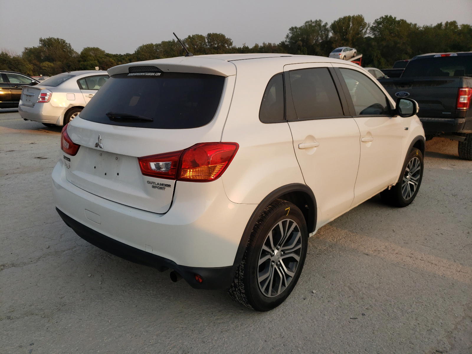 Photo 4 from auction – 2016 MITSUBISHI OUTLANDER with VIN JA4AP3AU8GZ041141